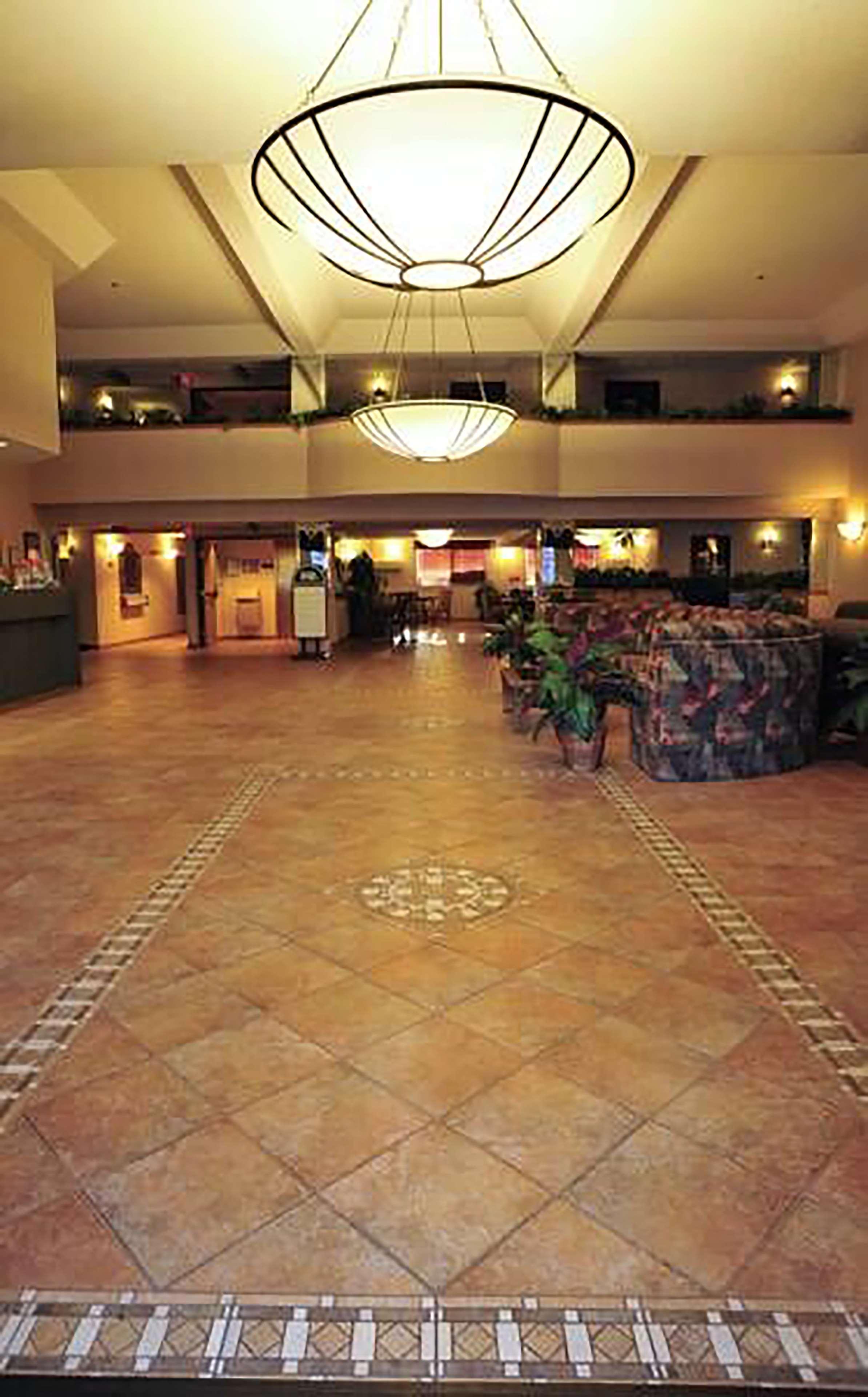 Vista Lobby Shilo Inn Suites Hotel - Klamath Falls