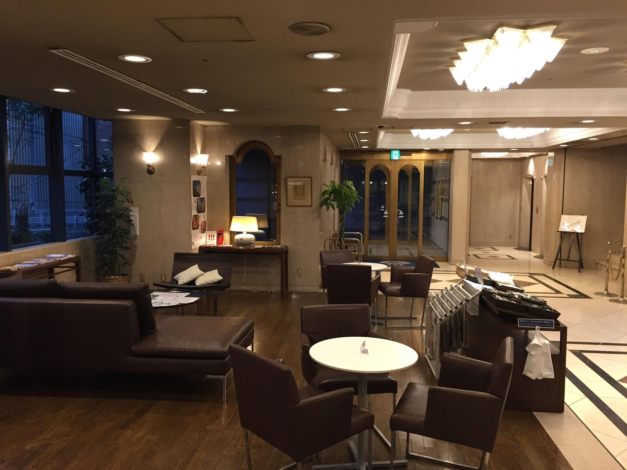 Vista Lobby Yokohama Mandarin Hotel