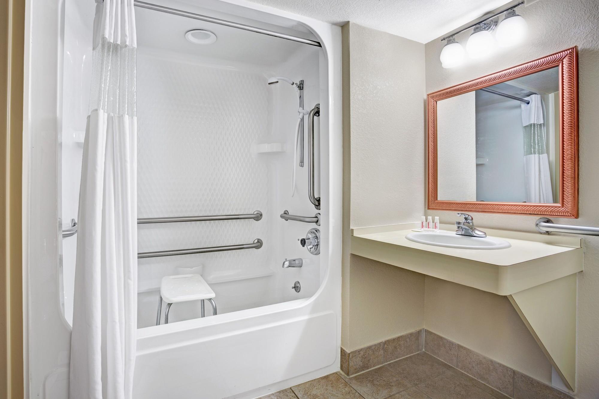 Equipamiento de Habitación Travelodge by Wyndham Iowa City