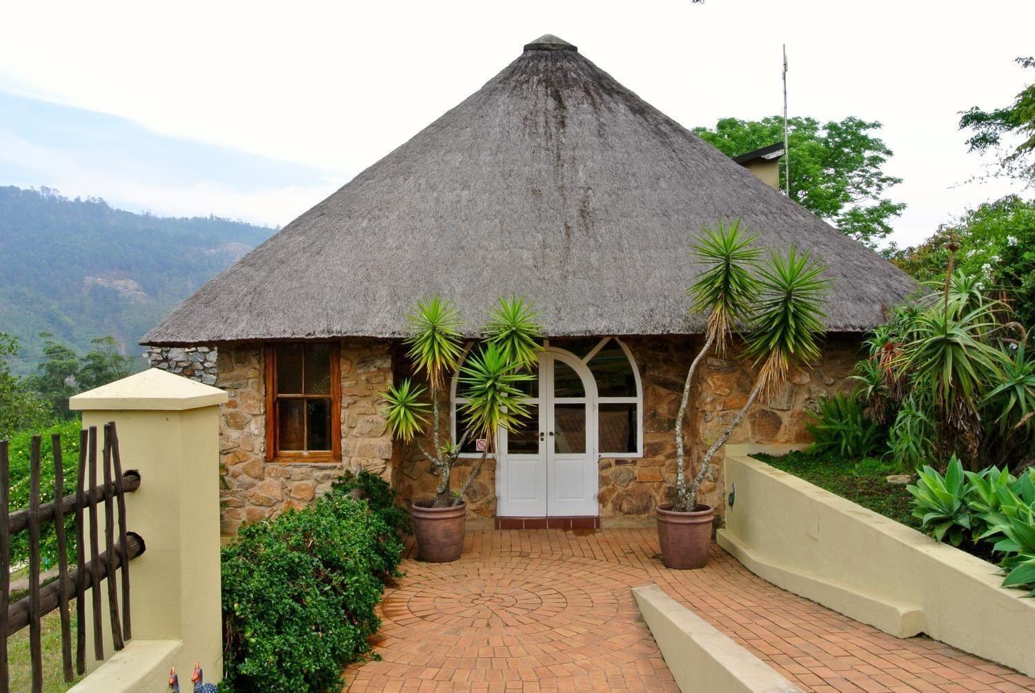 Vista Exterior Emafini Country Lodge