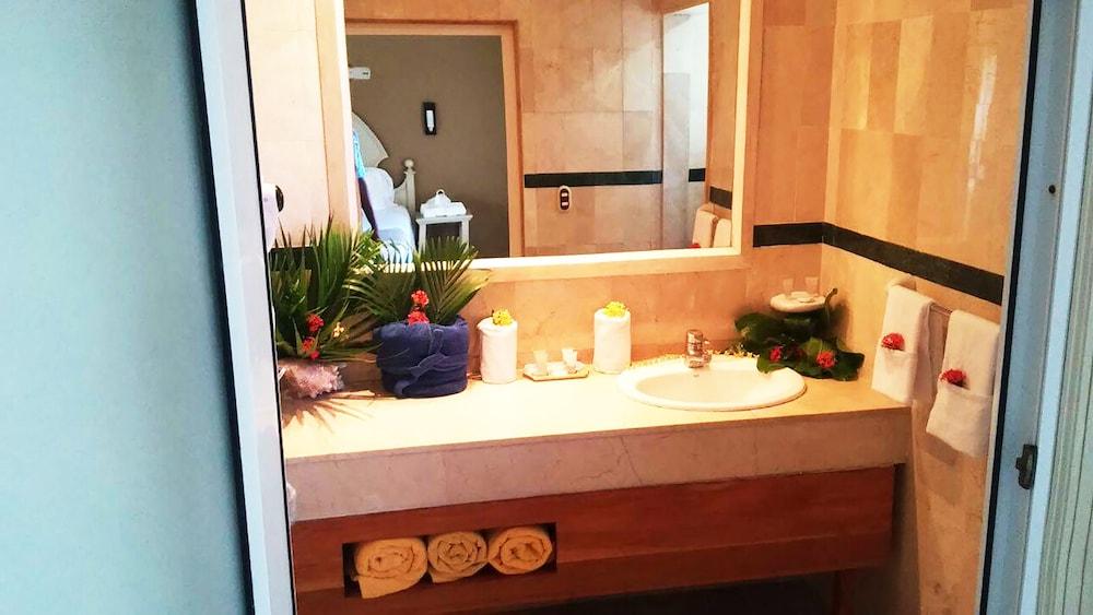Set de Habitación Fantasy Island Beach Resort, Dive and Marina All Inclusive