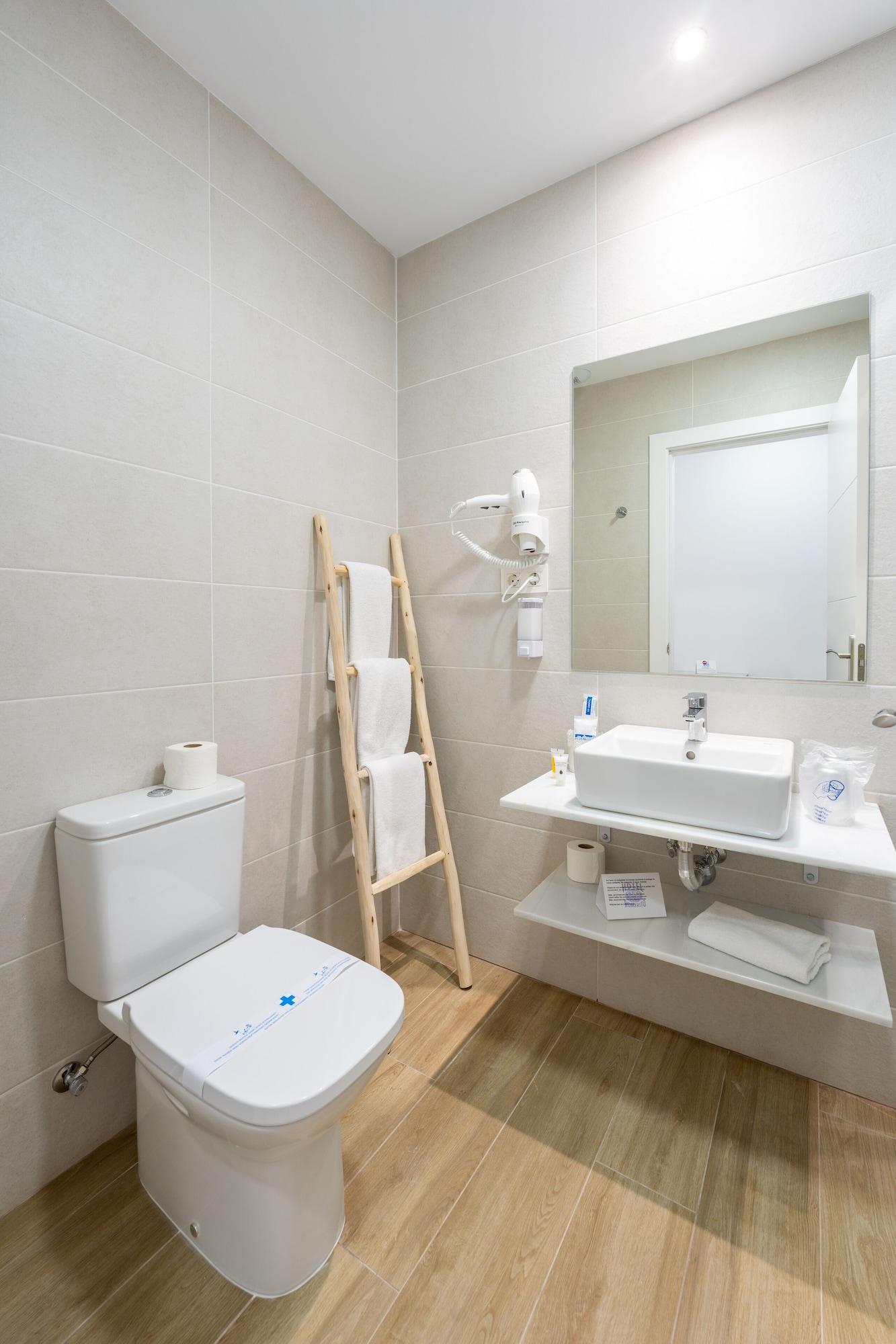 Equipamiento de Habitación Hostal Romerito