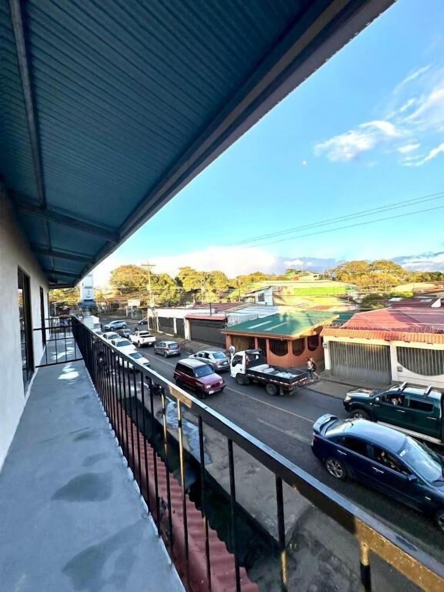 Varios Airport SJO5 min -Marianas Apartments