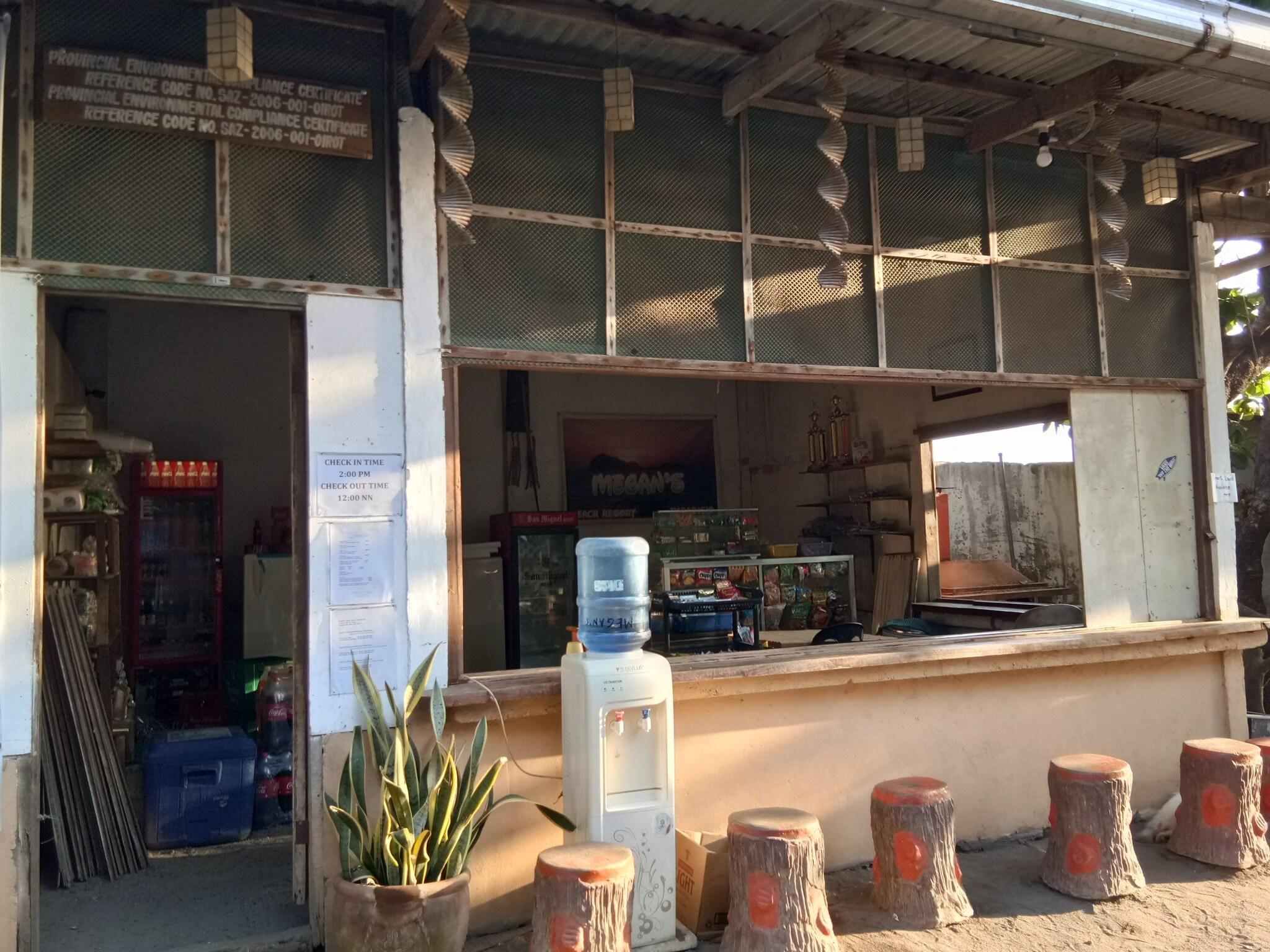 Bar/Salón Megan's Paradisio Beachfront Villa