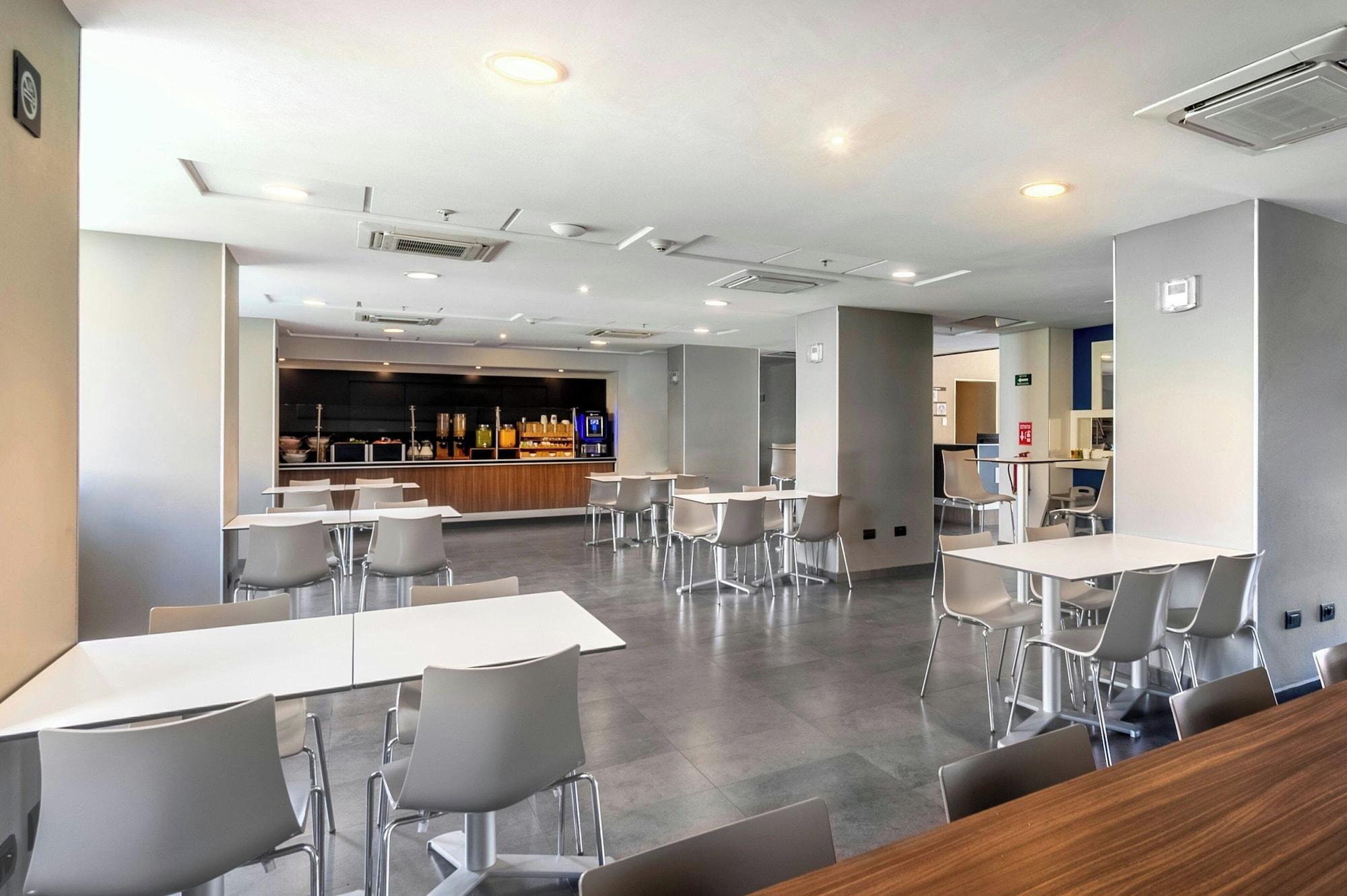 Restaurant City Express by Marriott Tuxpan