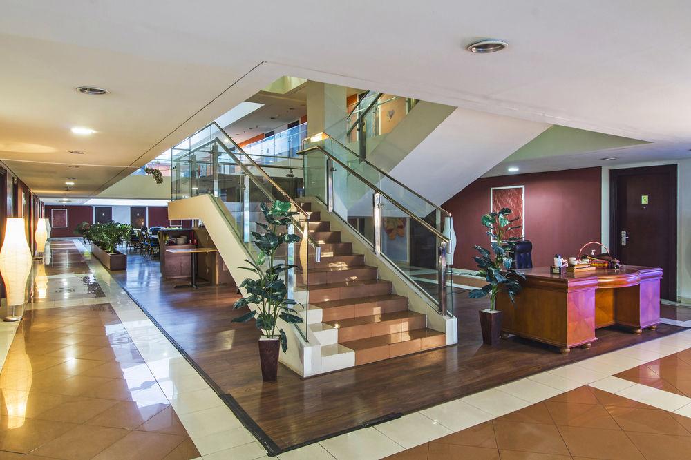 Vista Lobby RedDoorz Plus near RS Pertamina