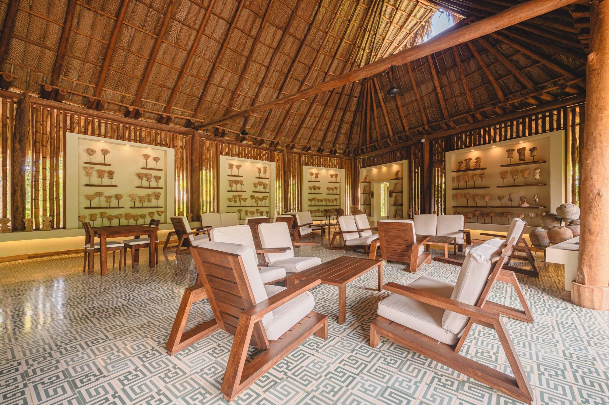Vista Lobby Senda Watapuy
