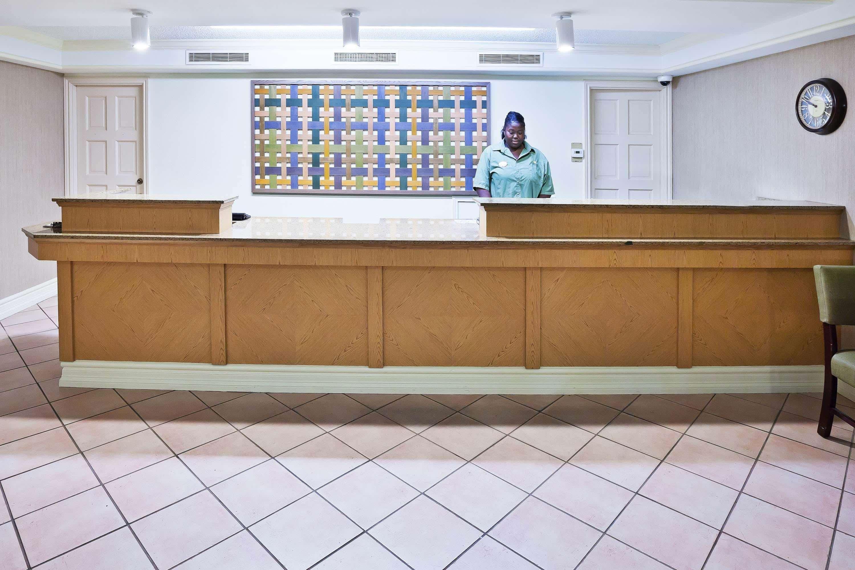 Vista Lobby La Quinta Inn by Wyndham Amarillo West Medical Center