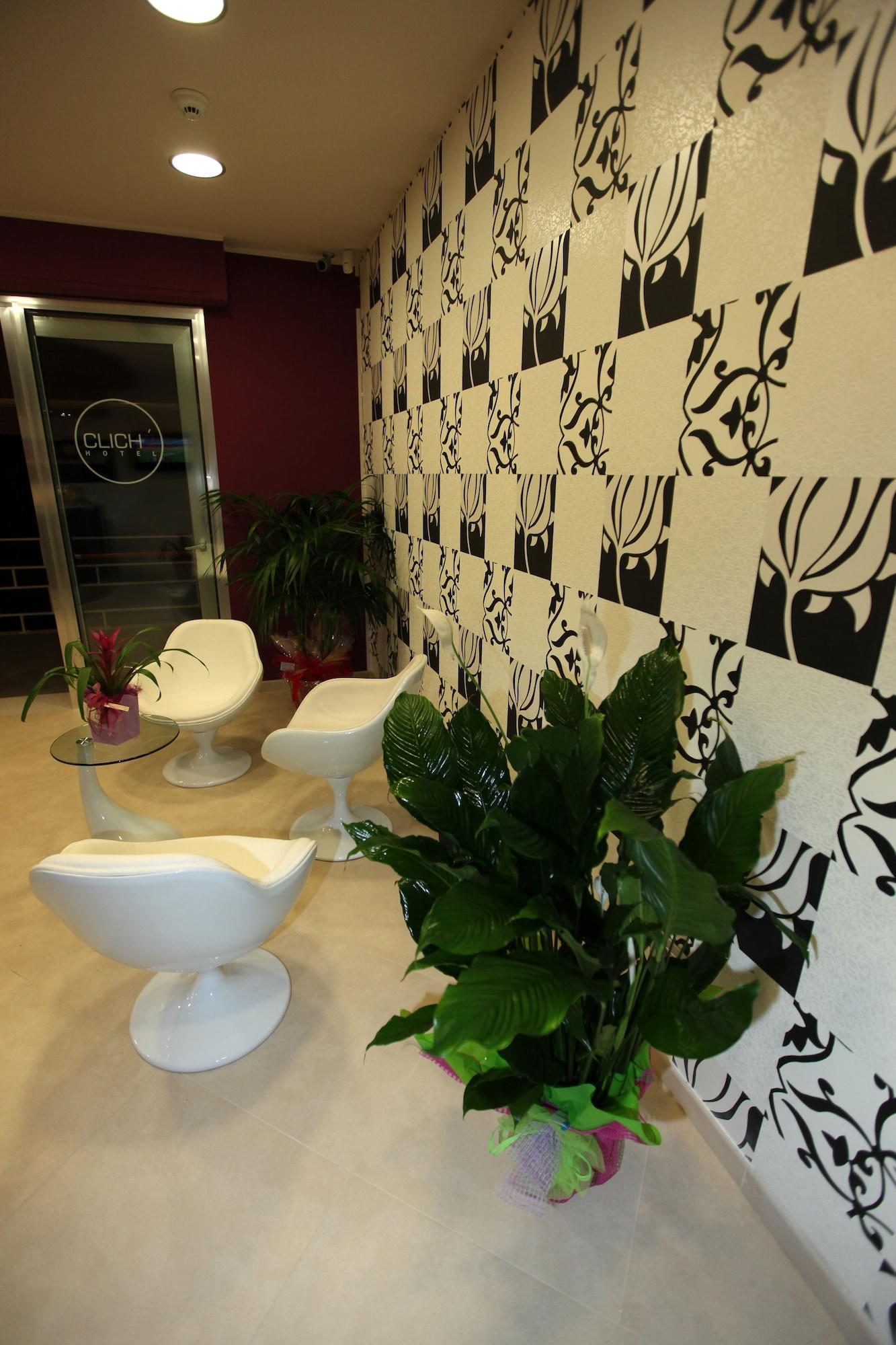 Vista Lobby Hotel Cliché