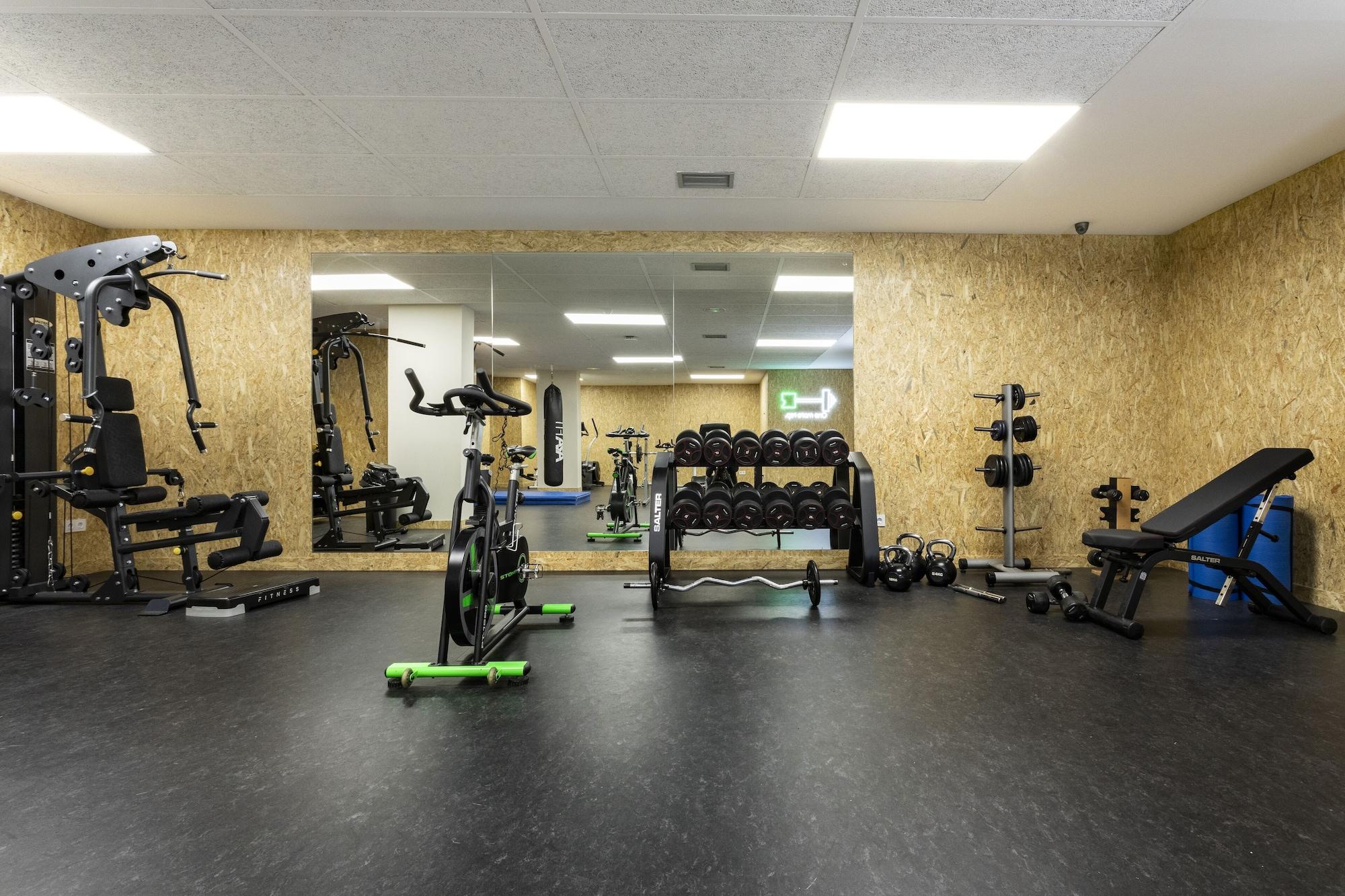 Gimnasio Colegio Mayor Resa Hernán Cortés - Centro Adscrito a REAJ