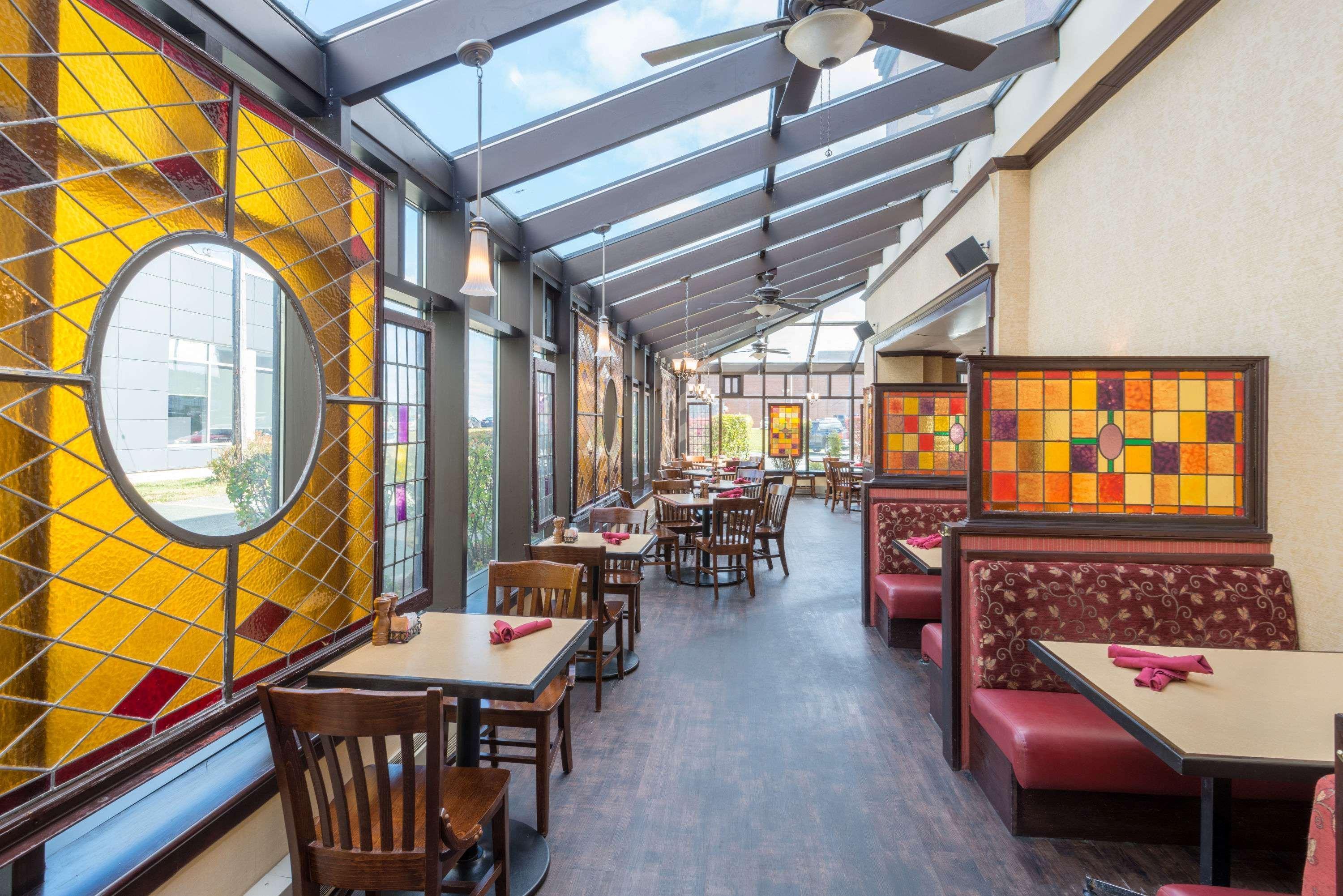 Restaurant Comfort Suites Midland West
