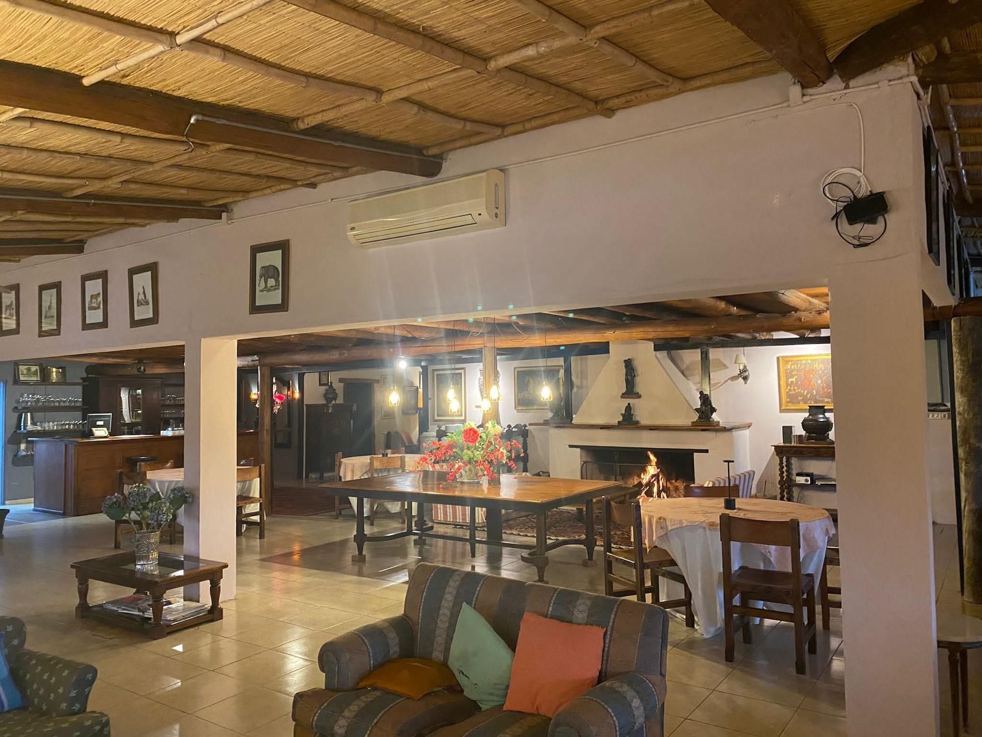 Bar/Salón Hotel La Castellana