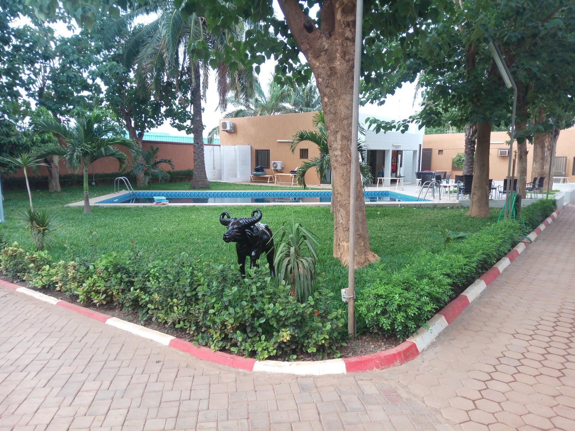 Varios Sarada Lodge Hotel