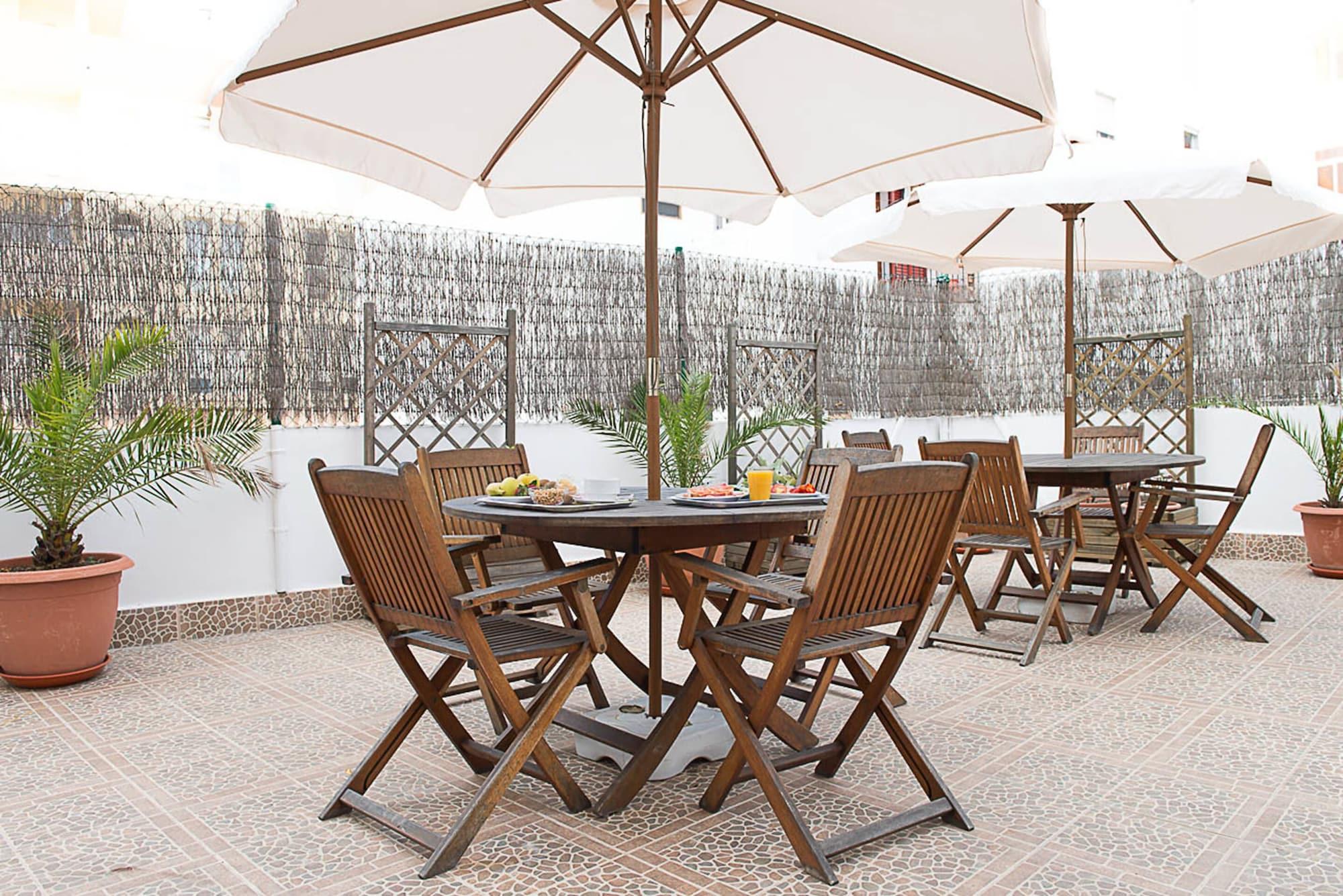 Varios Hostal Europa Punico