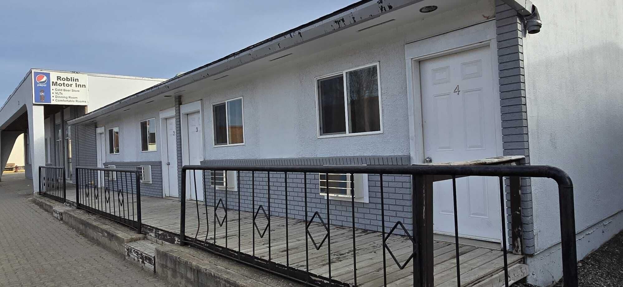 Vista Exterior Roblin Motor In