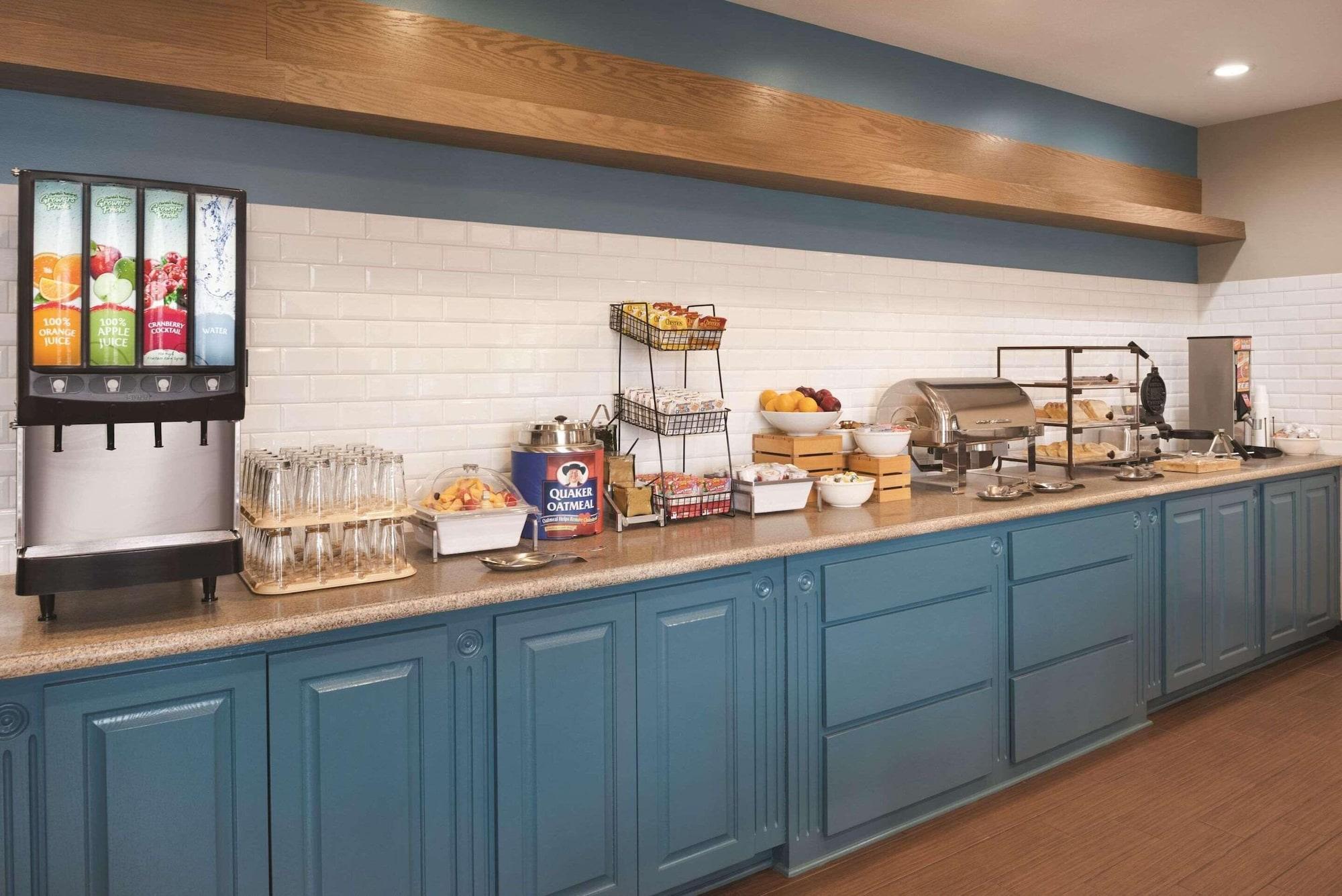 Restaurant Country Inn & Suites by Radisson, Michigan City, IN