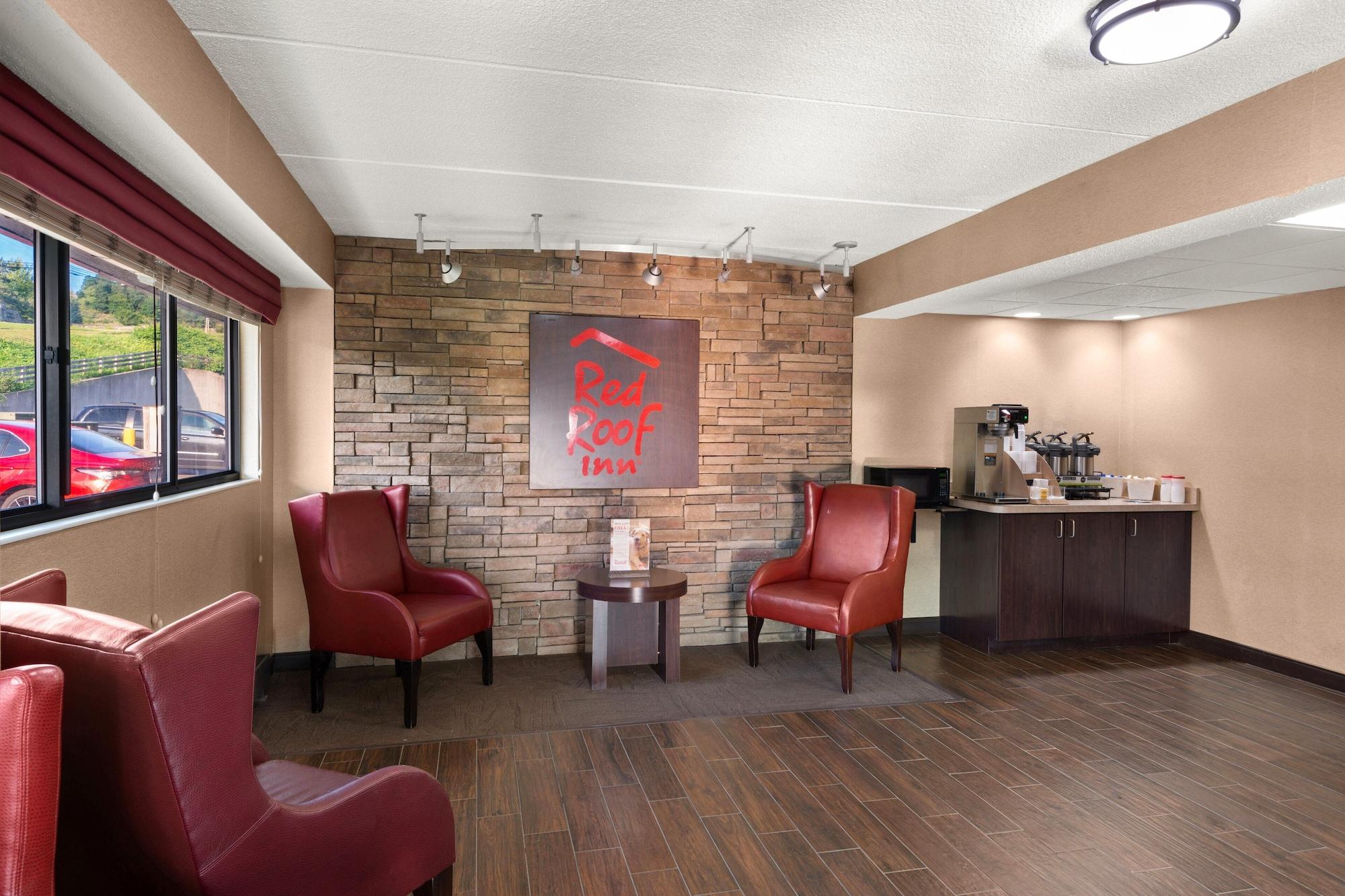 Vista Lobby Red Roof Inn Binghamton - Johnson City