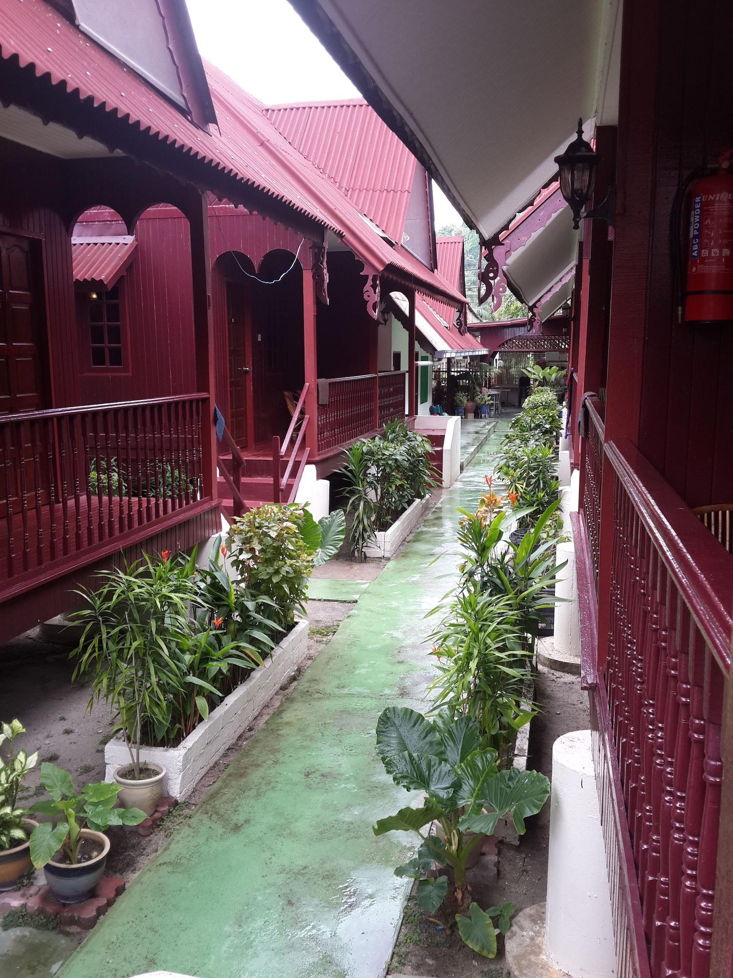 Varios Budget Beach Resort