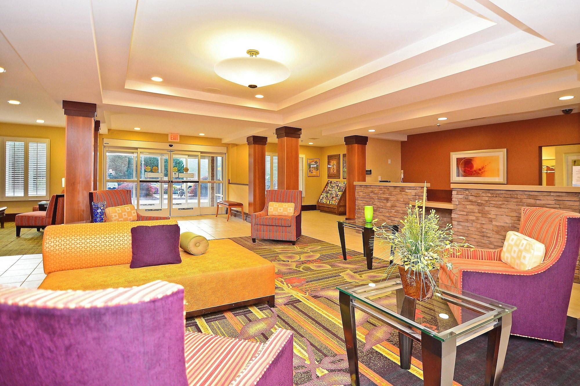 Vista Lobby Fairfield Inn Suites by Marriott Cherokee