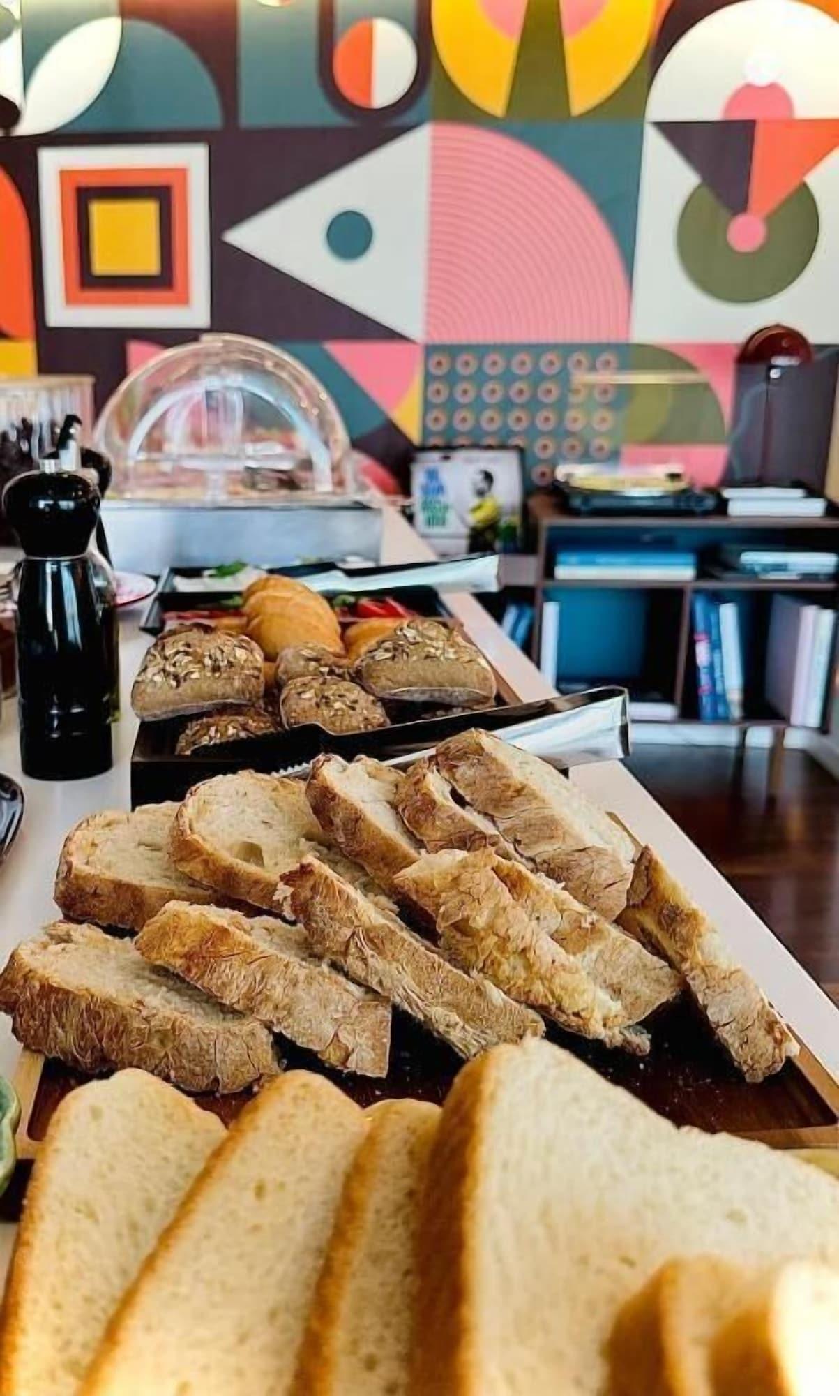 Restaurant &Tales Hotel