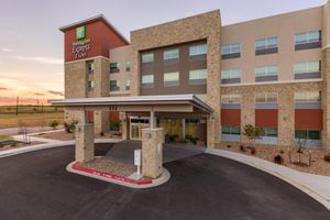 Alojamiento - Holiday Inn Express and Suites San Marcos South by IHG