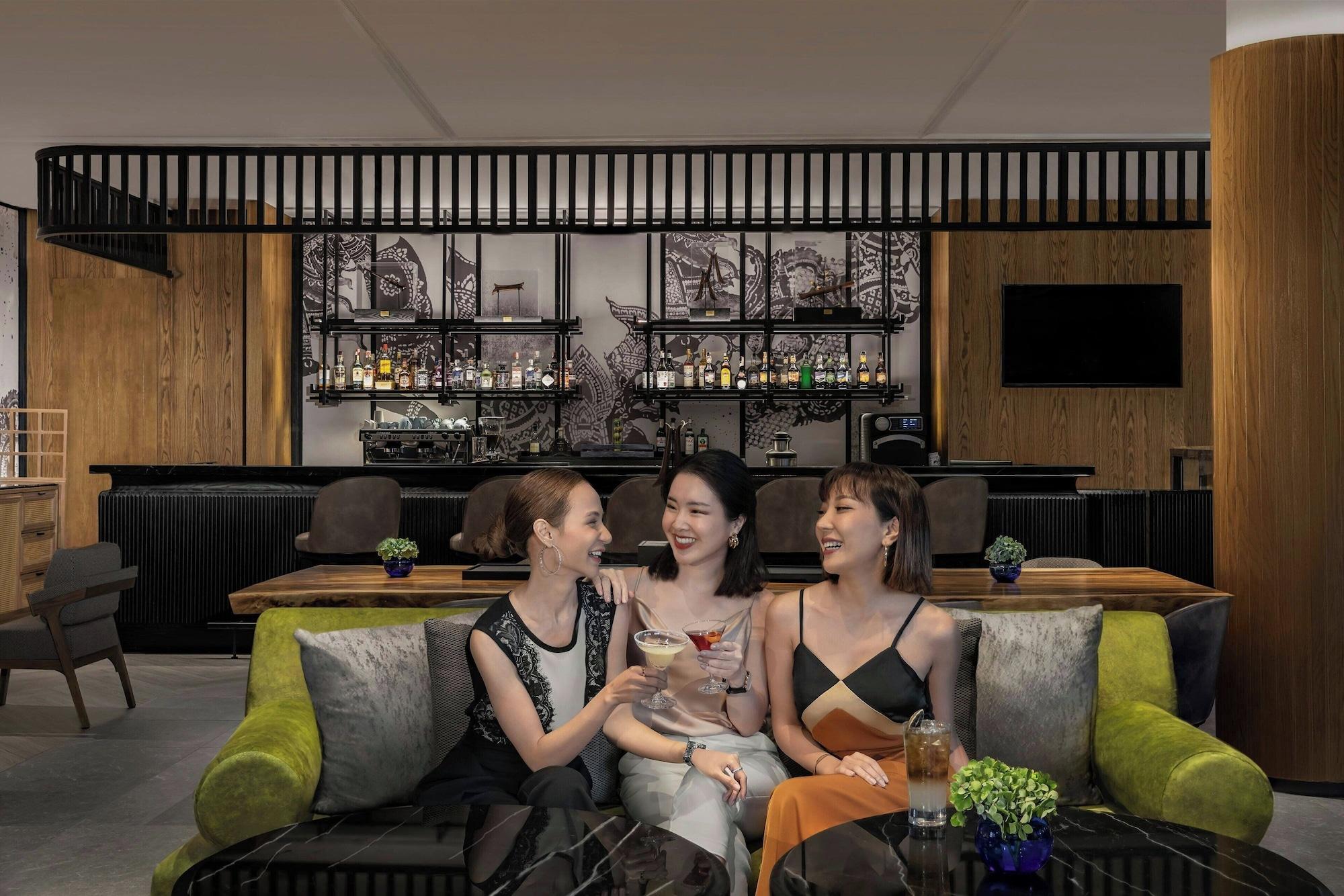 Bar/Salón Courtyard by Marriott Phuket Town