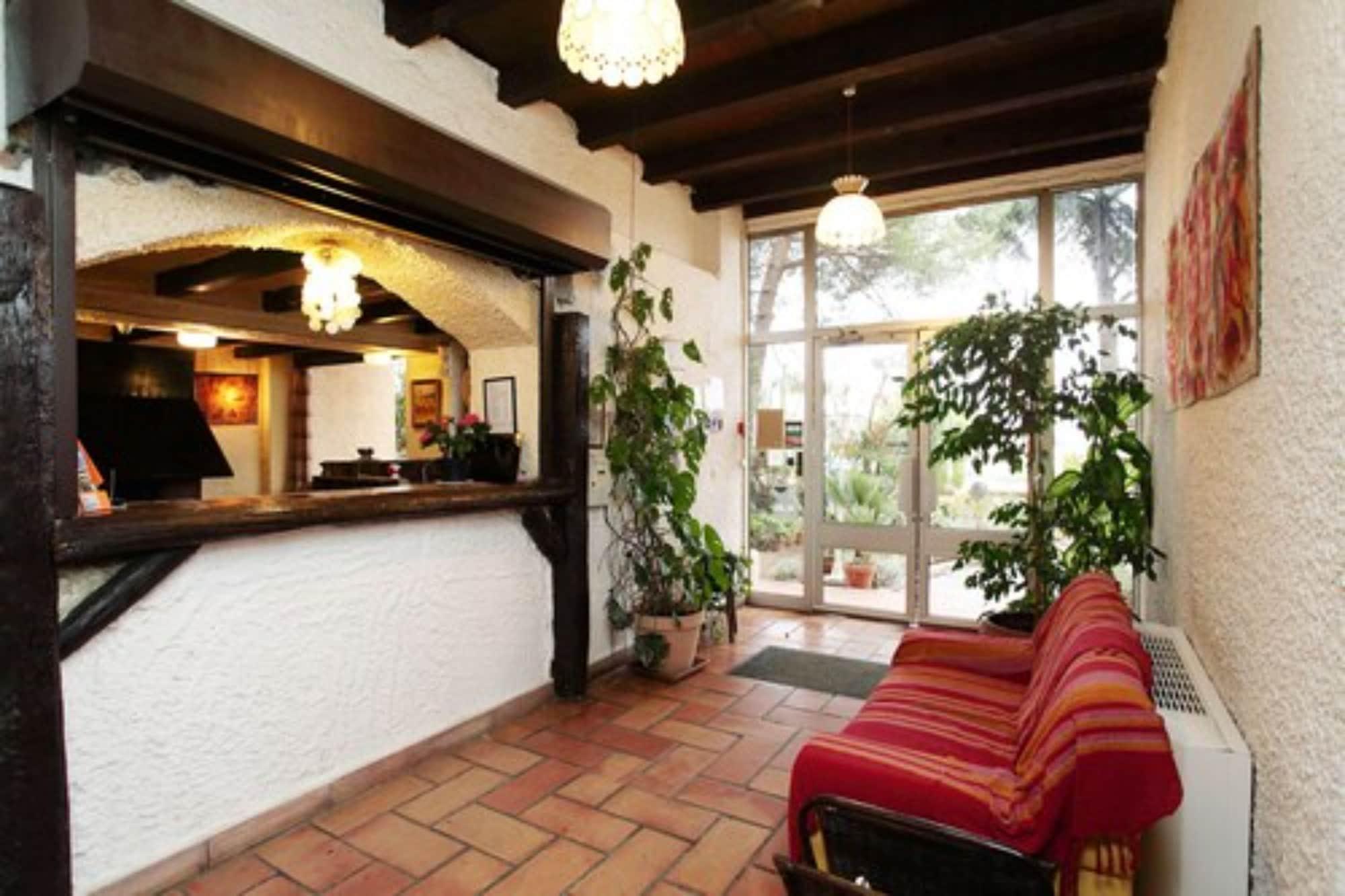 Vista Lobby Motel Le Colibri