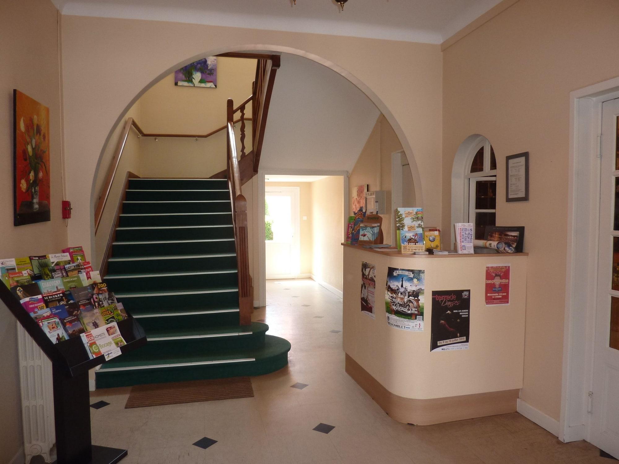 Vista Lobby Hôtel Restaurant Le Cheval Blanc