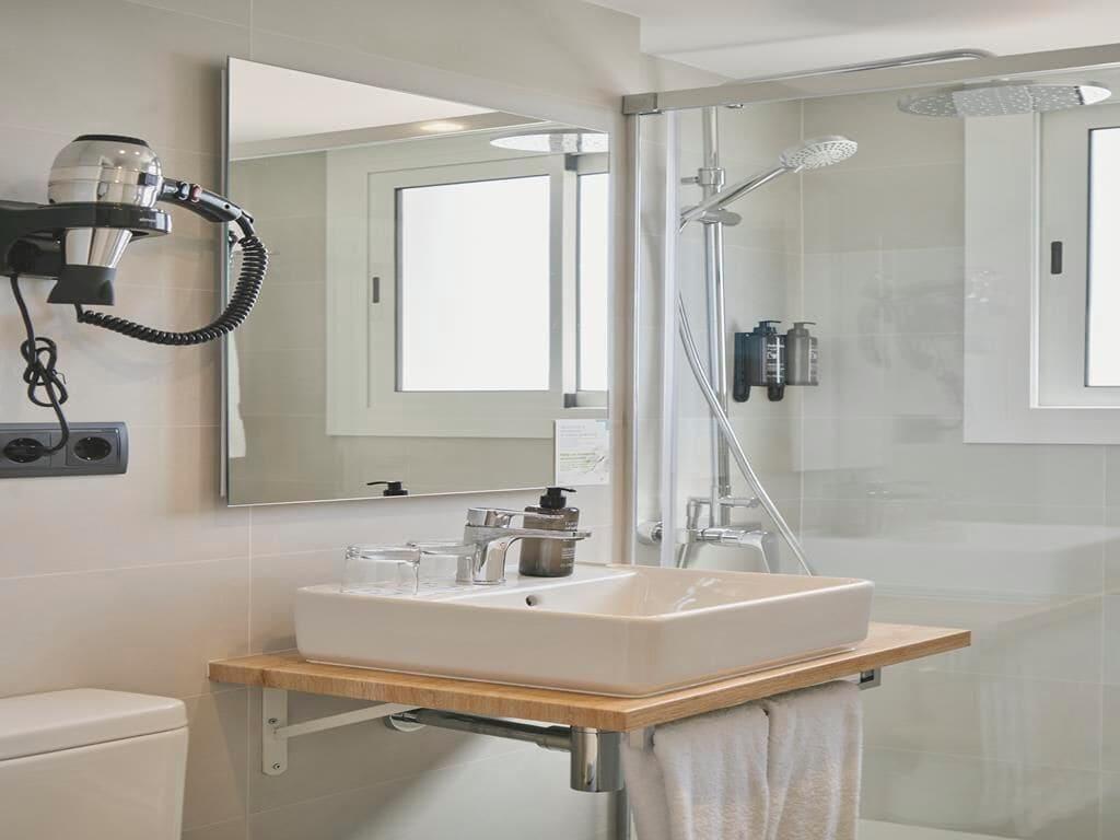 Equipamiento de Habitación Tres Torres Atiram Hotel