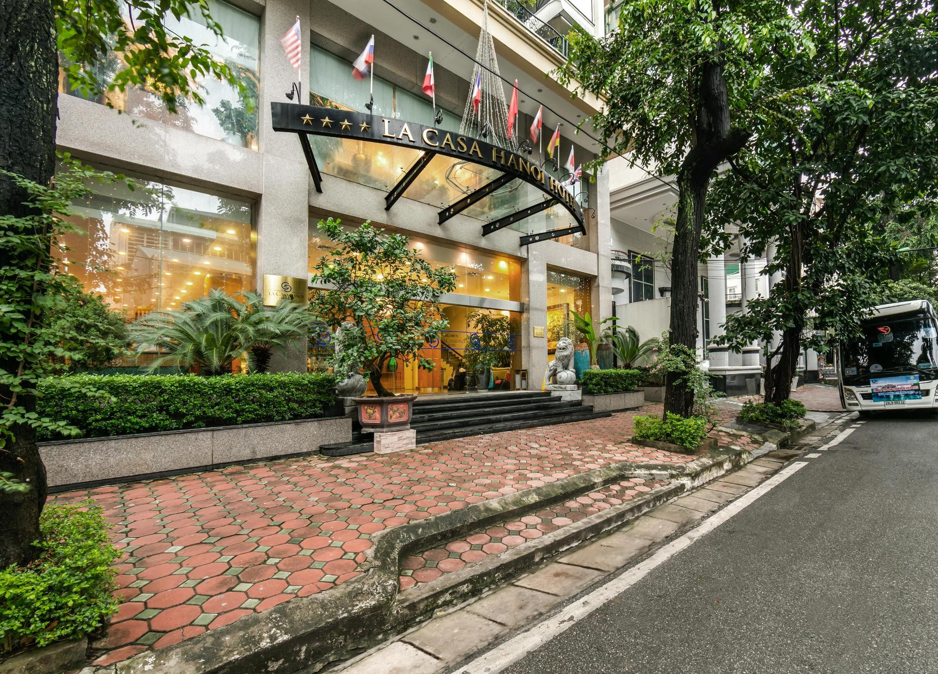 Vista Exterior La Casa Hanoi Hotel
