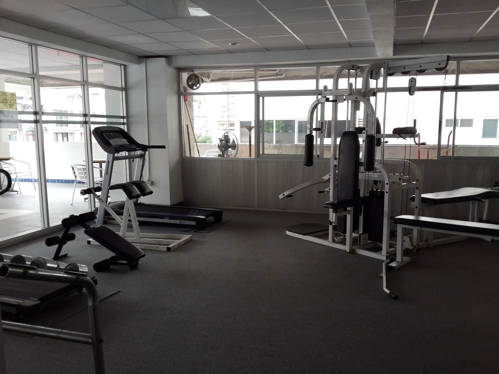 Gimnasio Nanatai Suites