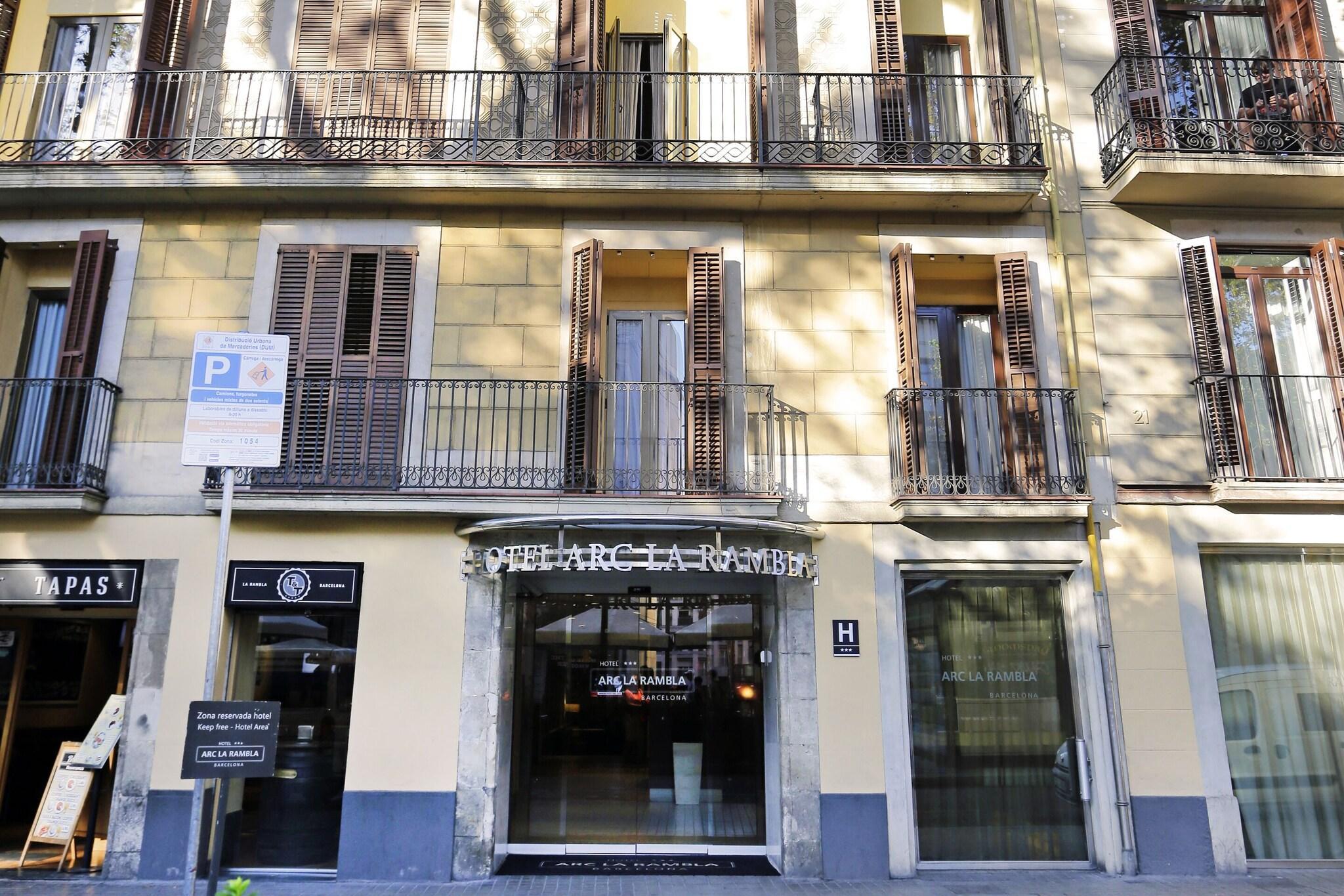 Vista Exterior Arc la Rambla