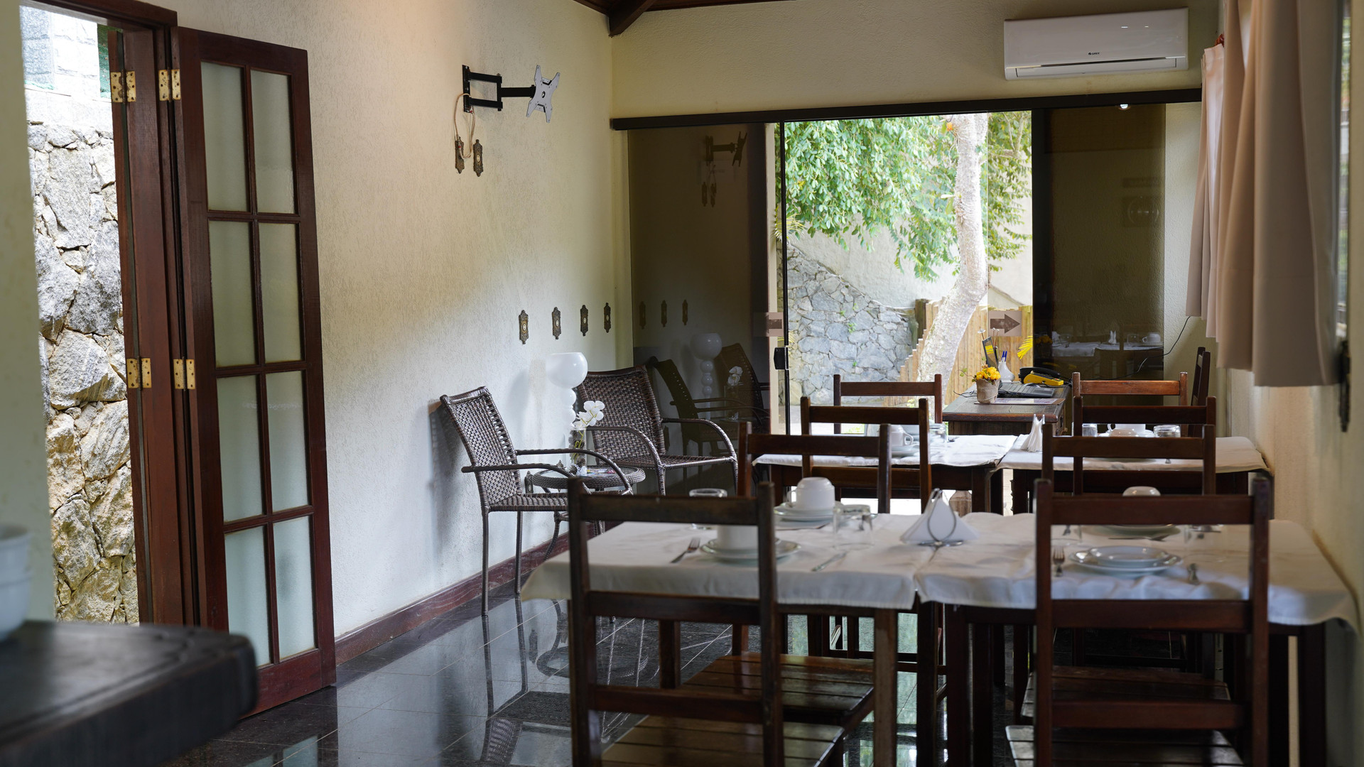 Vista Lobby Pousada Piratas de Búzios