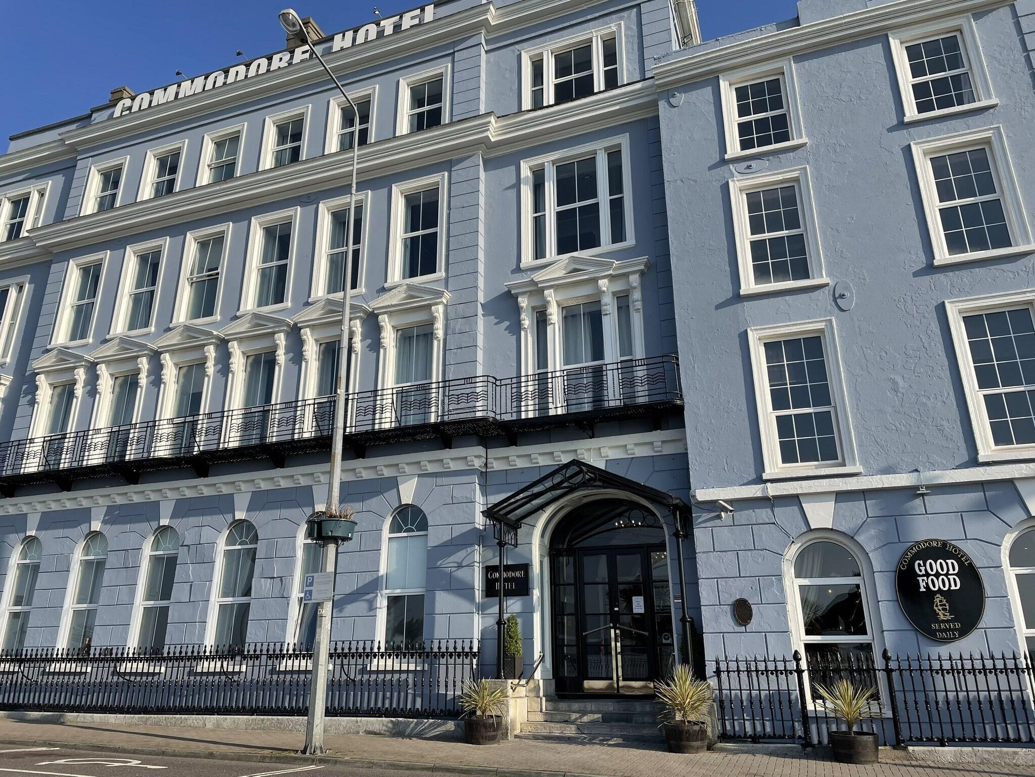 Vista Exterior Commodore Hotel