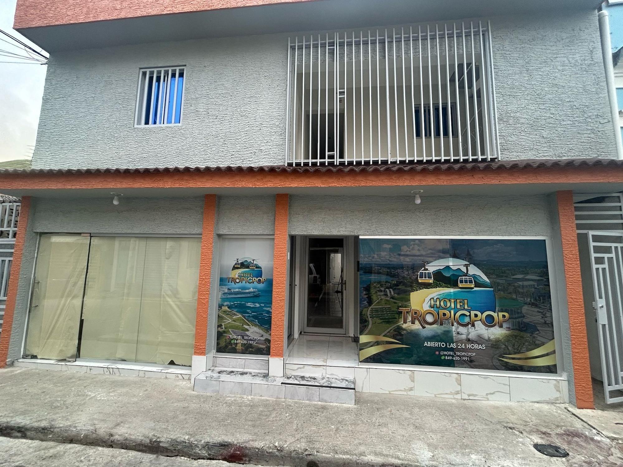 Varios Hotel tropic pop
