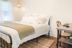 Alquiler Vacacional - Well-Appointed South CLT Ranch - Chef's Kitchen/King En Suite/Gas Fire Pit