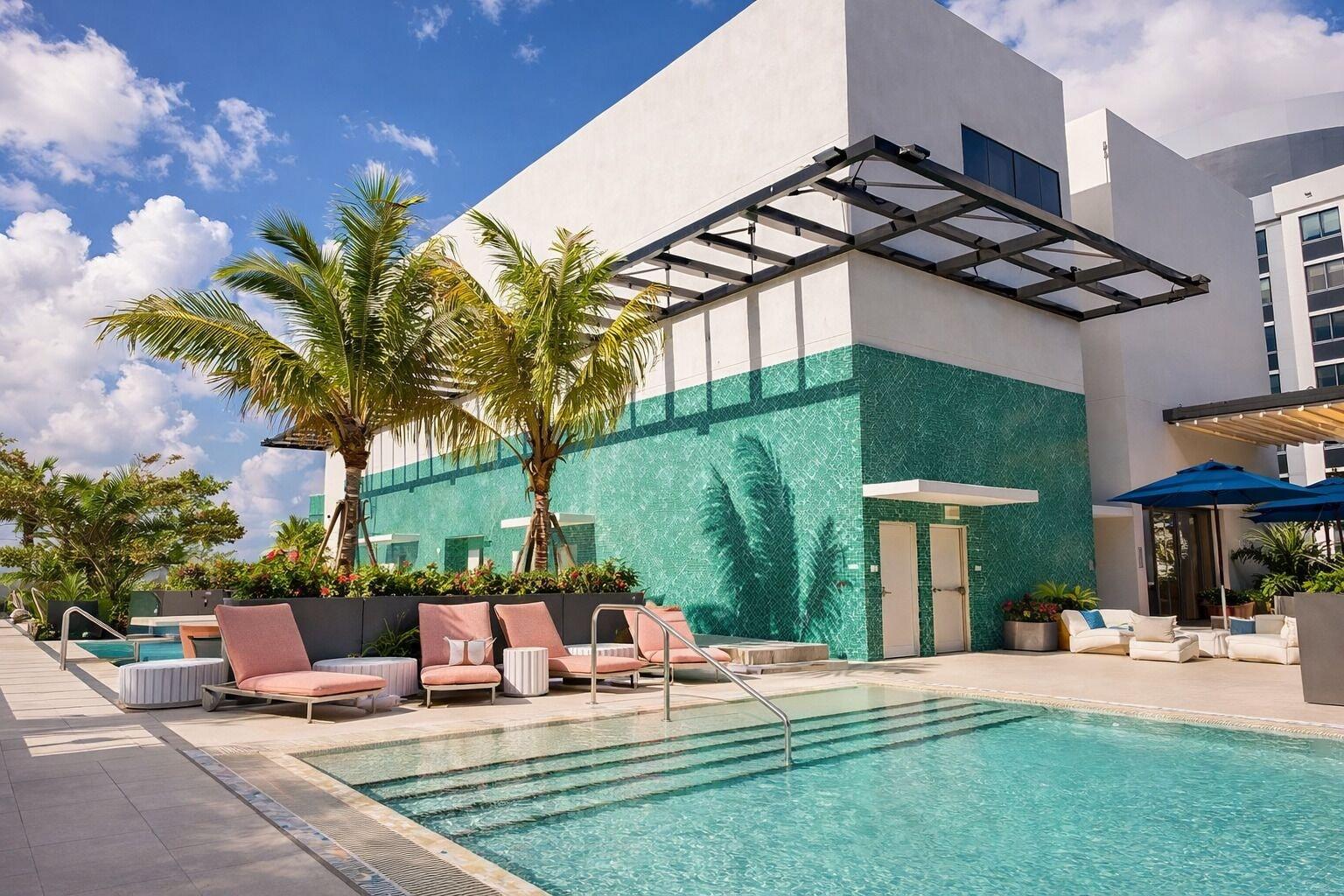 Vista Piscina The Grandeur Suites - Crosby Miami