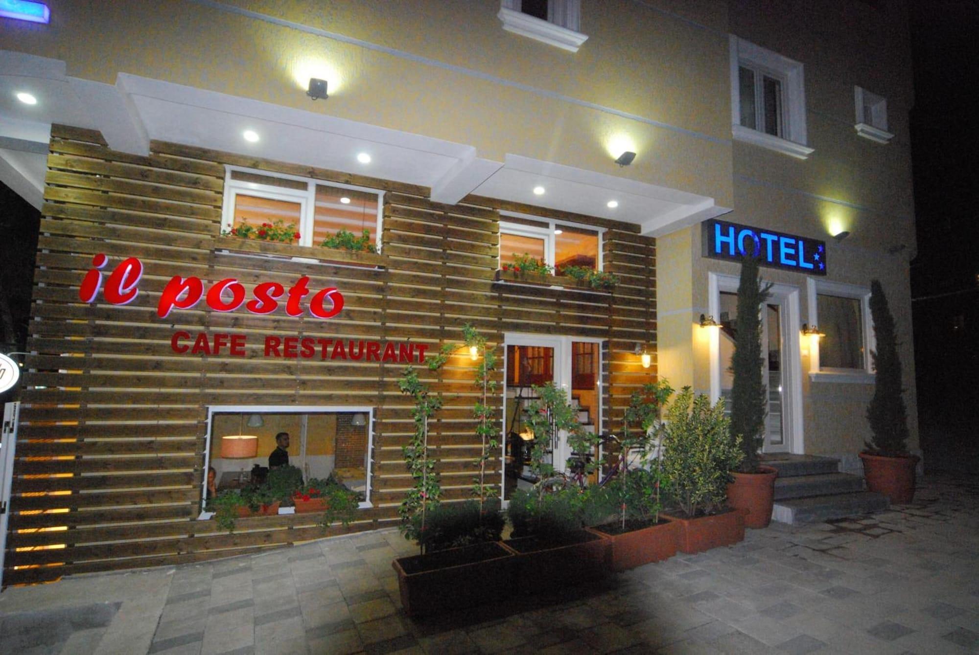 Vista Exterior Hotel Town House