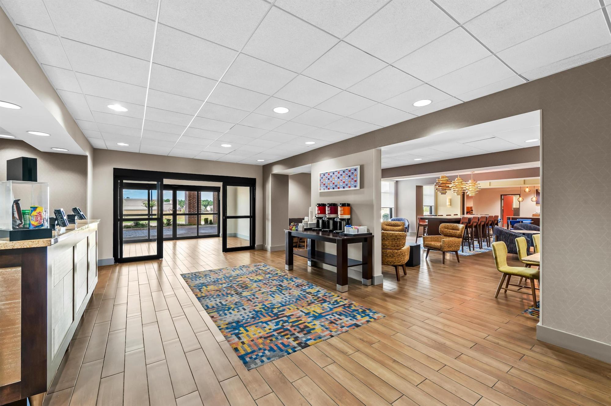 Vista Lobby Hampton Inn Texarkana Arkansas