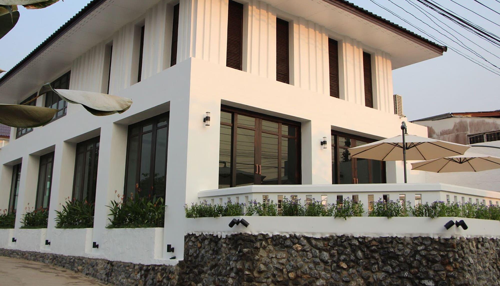 Varios Baan Nan Hotel