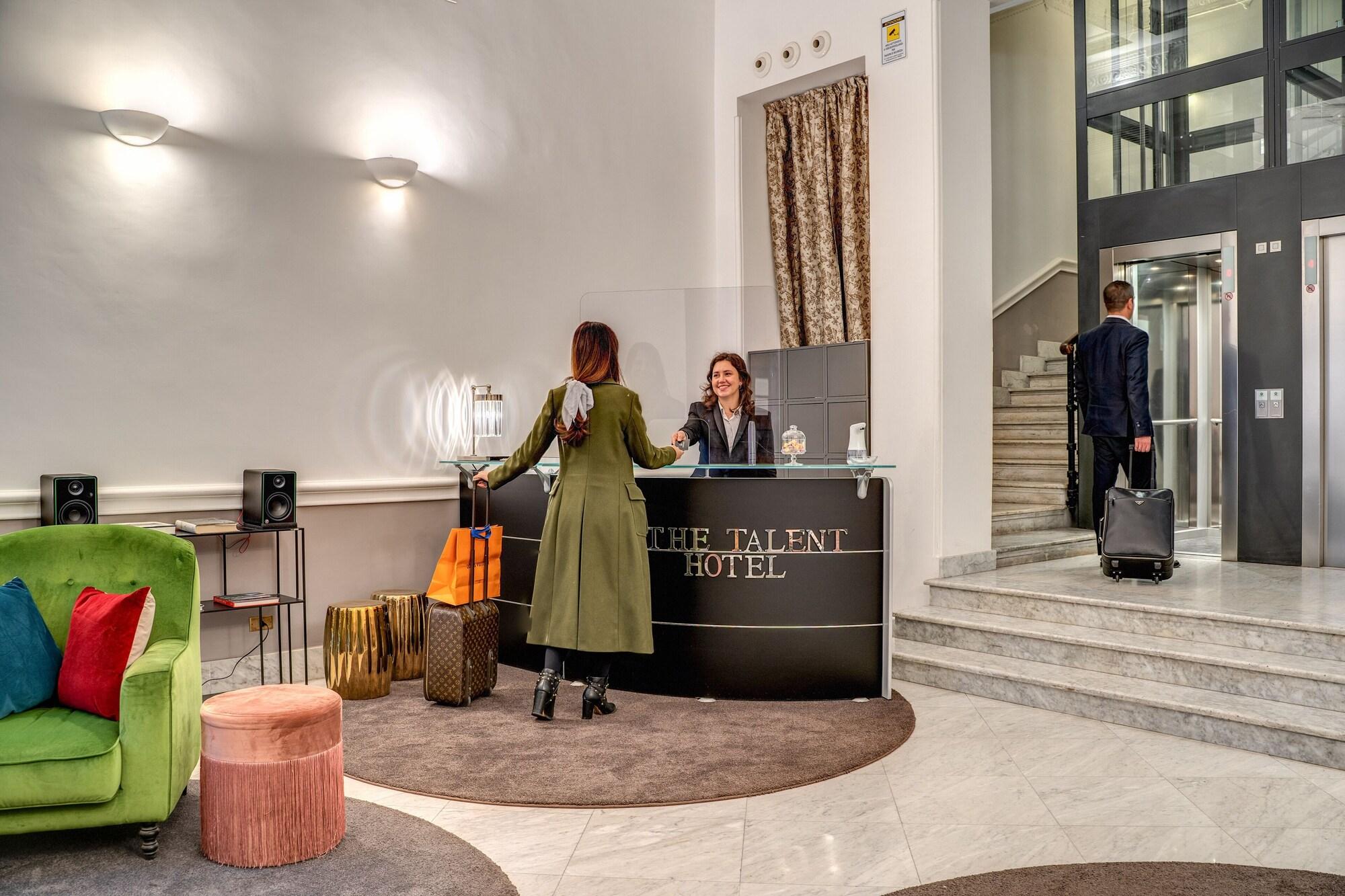 Varios The Talent Hotel