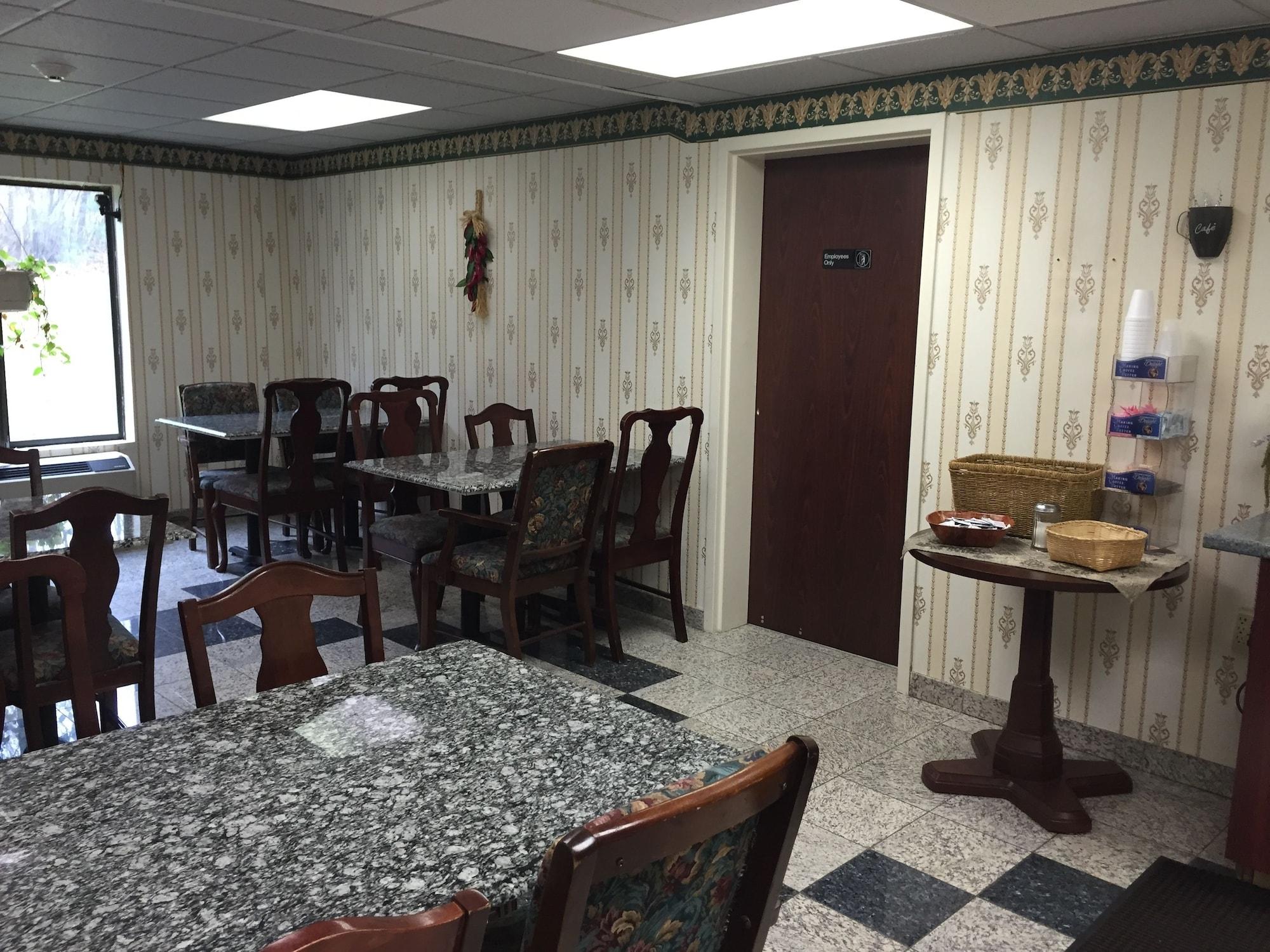 Restaurant Aderi Hotel Niantic