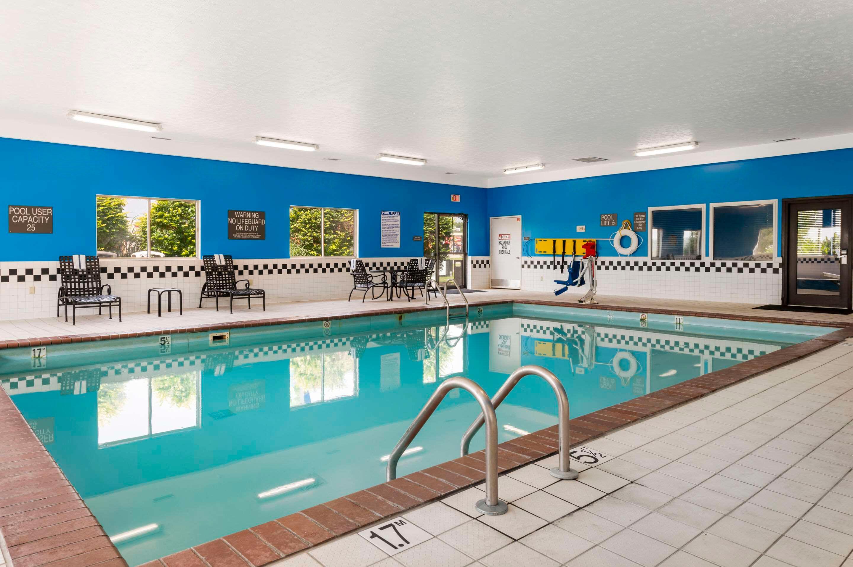 Vista Piscina Comfort Inn Edinburgh - Columbus