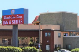 Alojamiento - Rancho San Diego Inn & Suites
