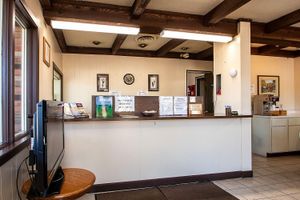 Alojamiento - Country Squire Inn & Suites