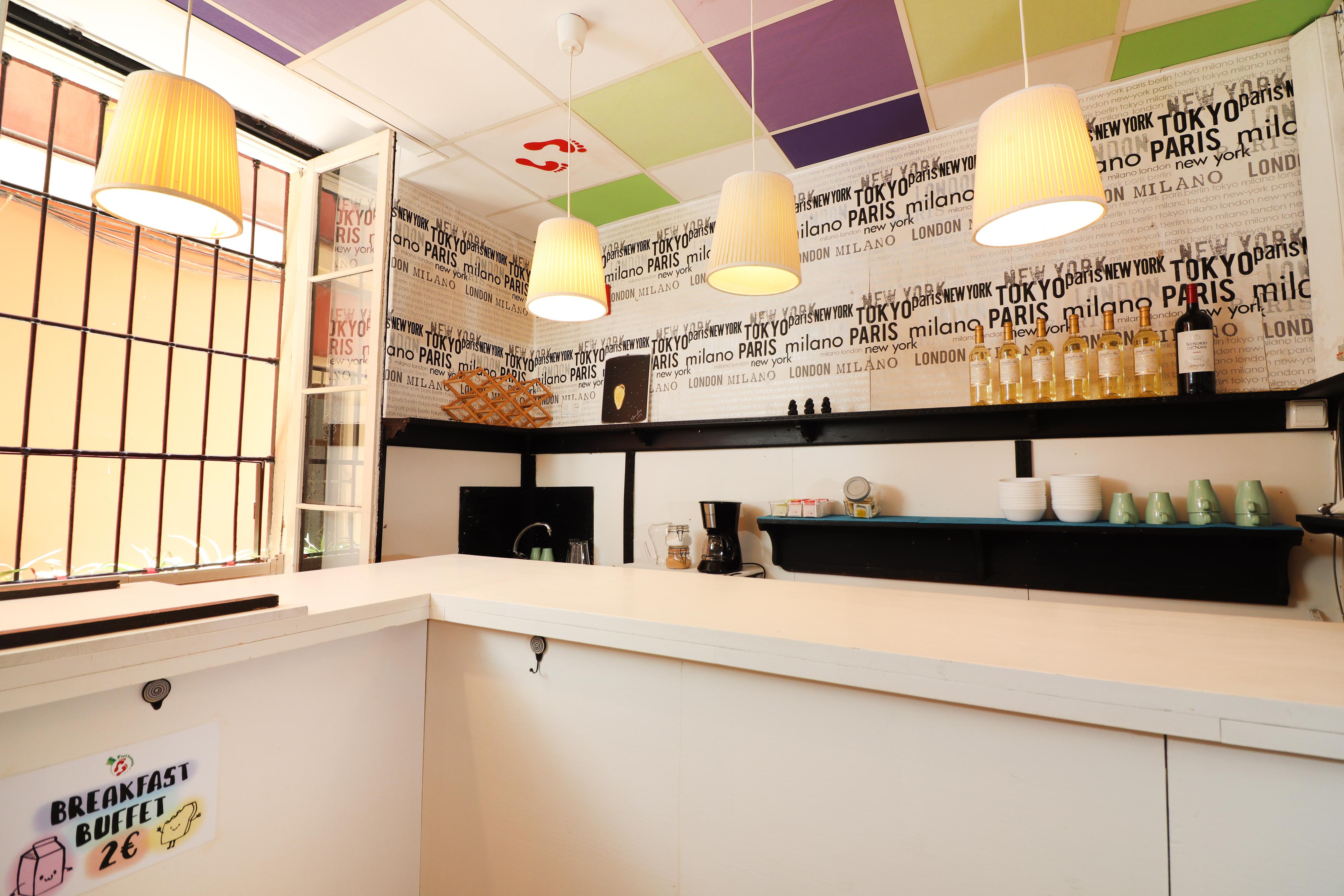 Restaurant Feel Hostels City Center