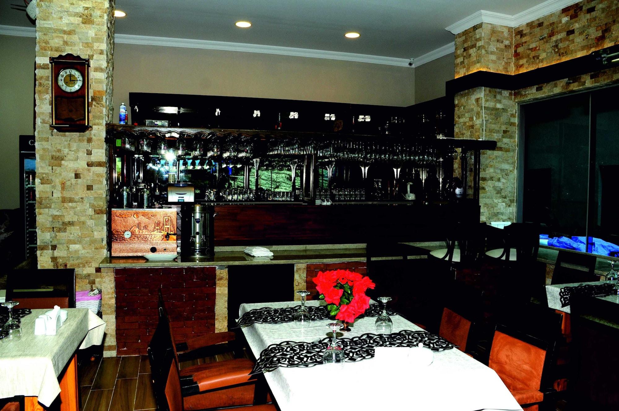 Restaurant Hill River Hotel