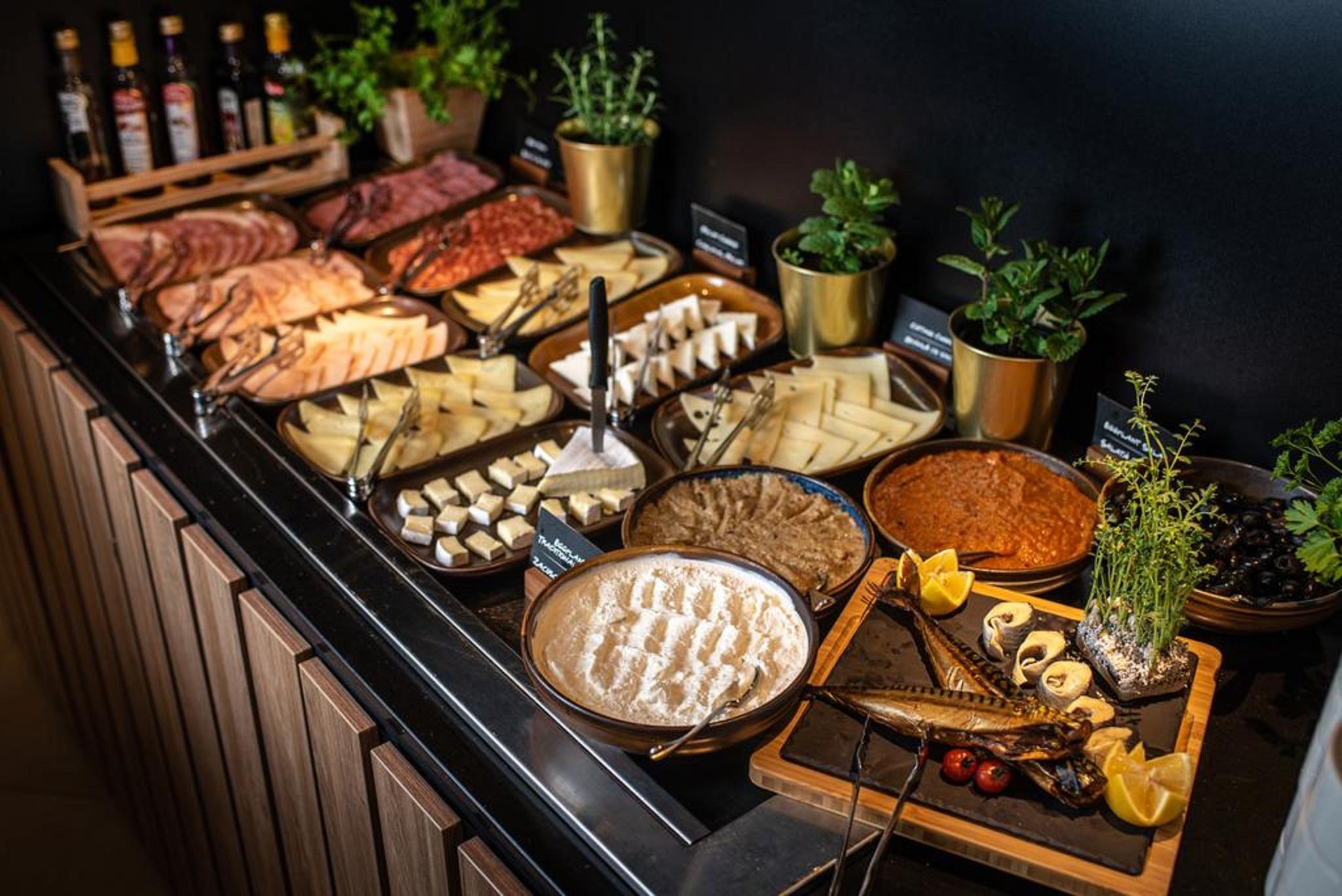 Restaurant Hilton Garden Inn Bucharest Airport