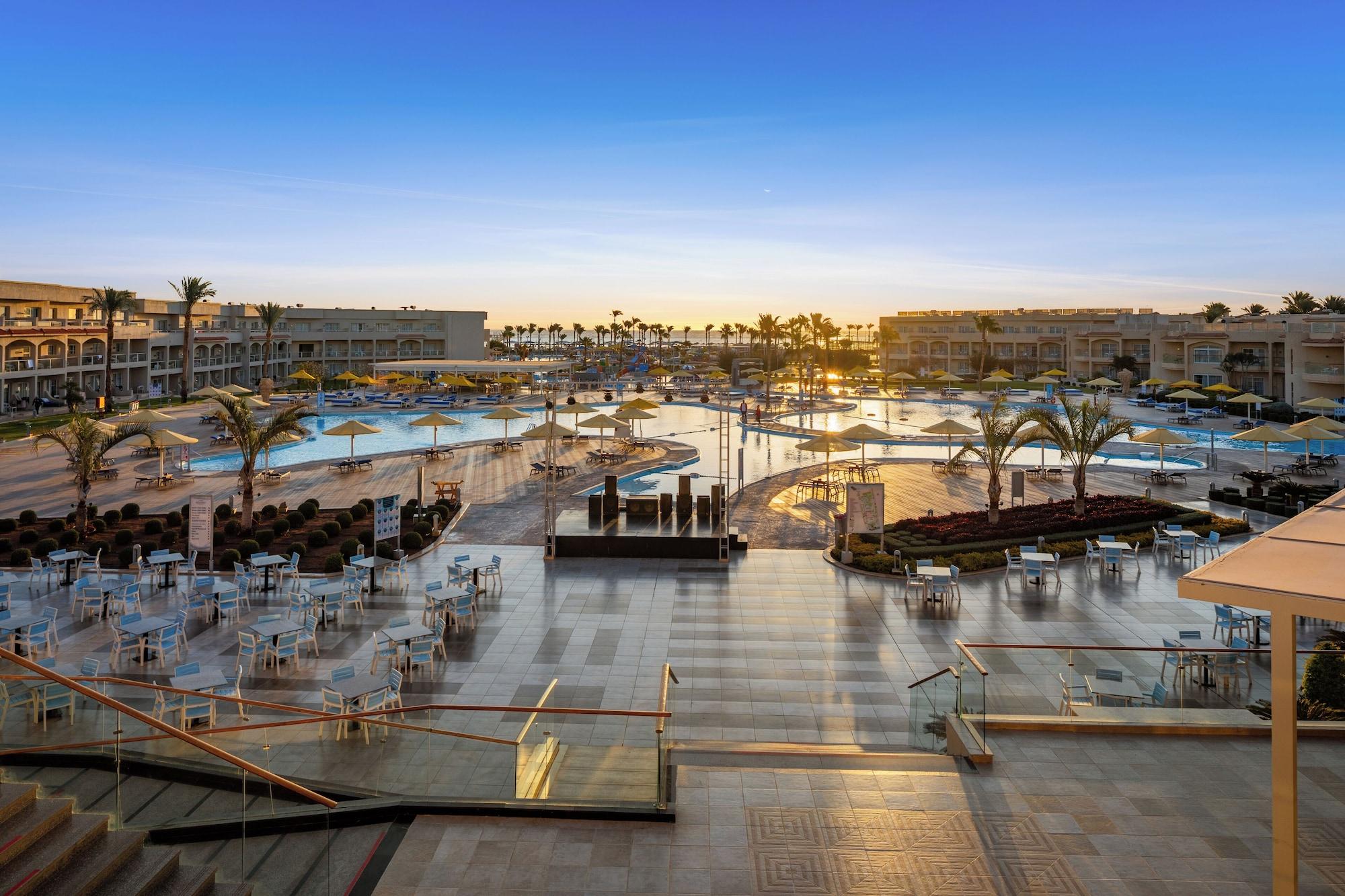 Vista Exterior Pickalbatros Royal Moderna Sharm & Aqua Park