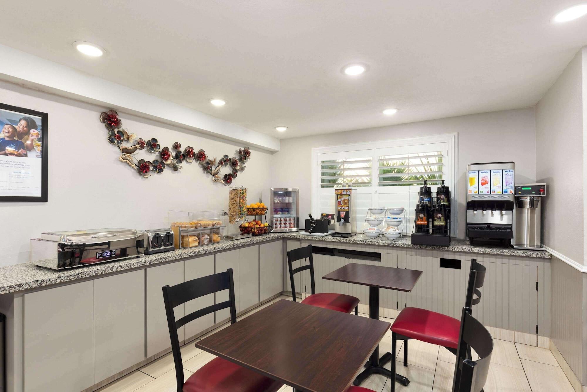 Restaurant Ramada by Wyndham Medford Airport North